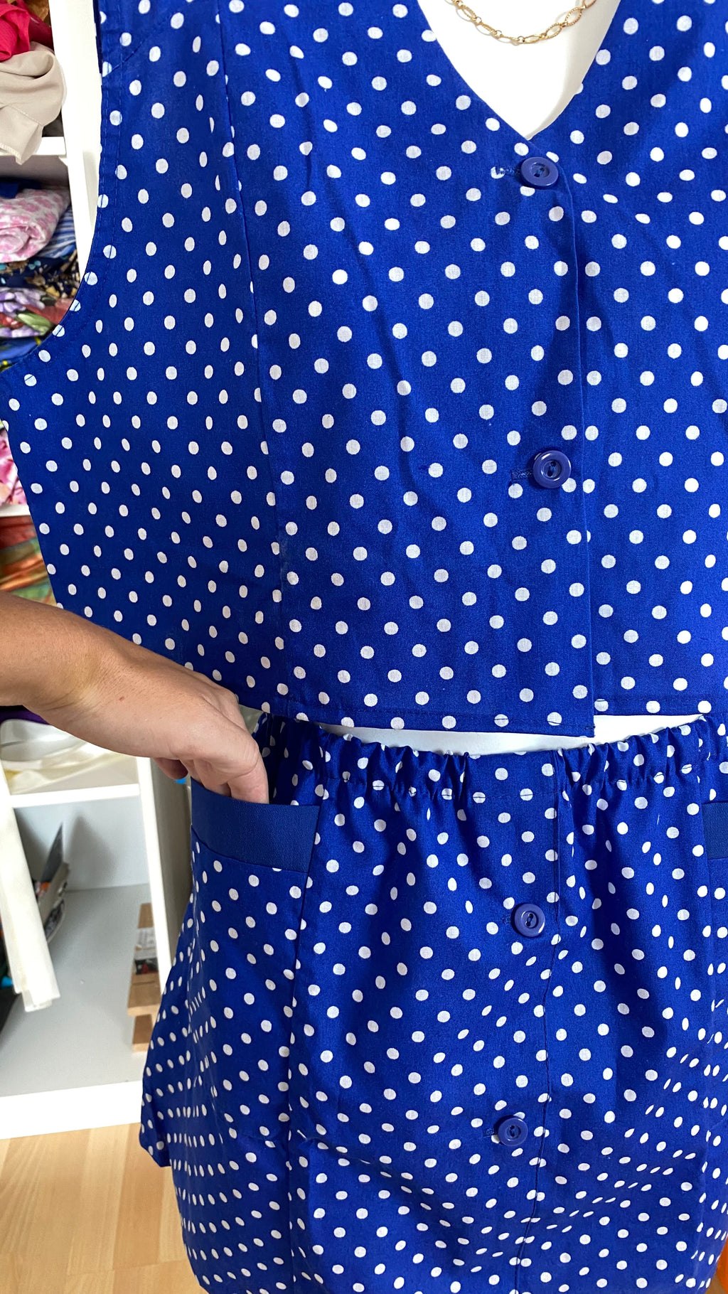 Ensemble  jupe • T. M/L  • ensemble coloré bleu à pois blanc