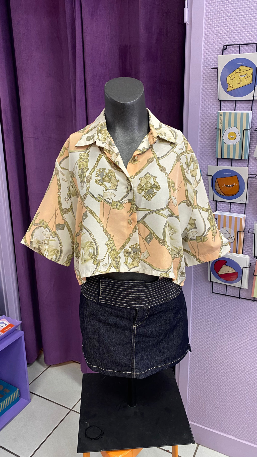 Cropped • T. 38 à 44 • Chemise crop top motif foulard et objets