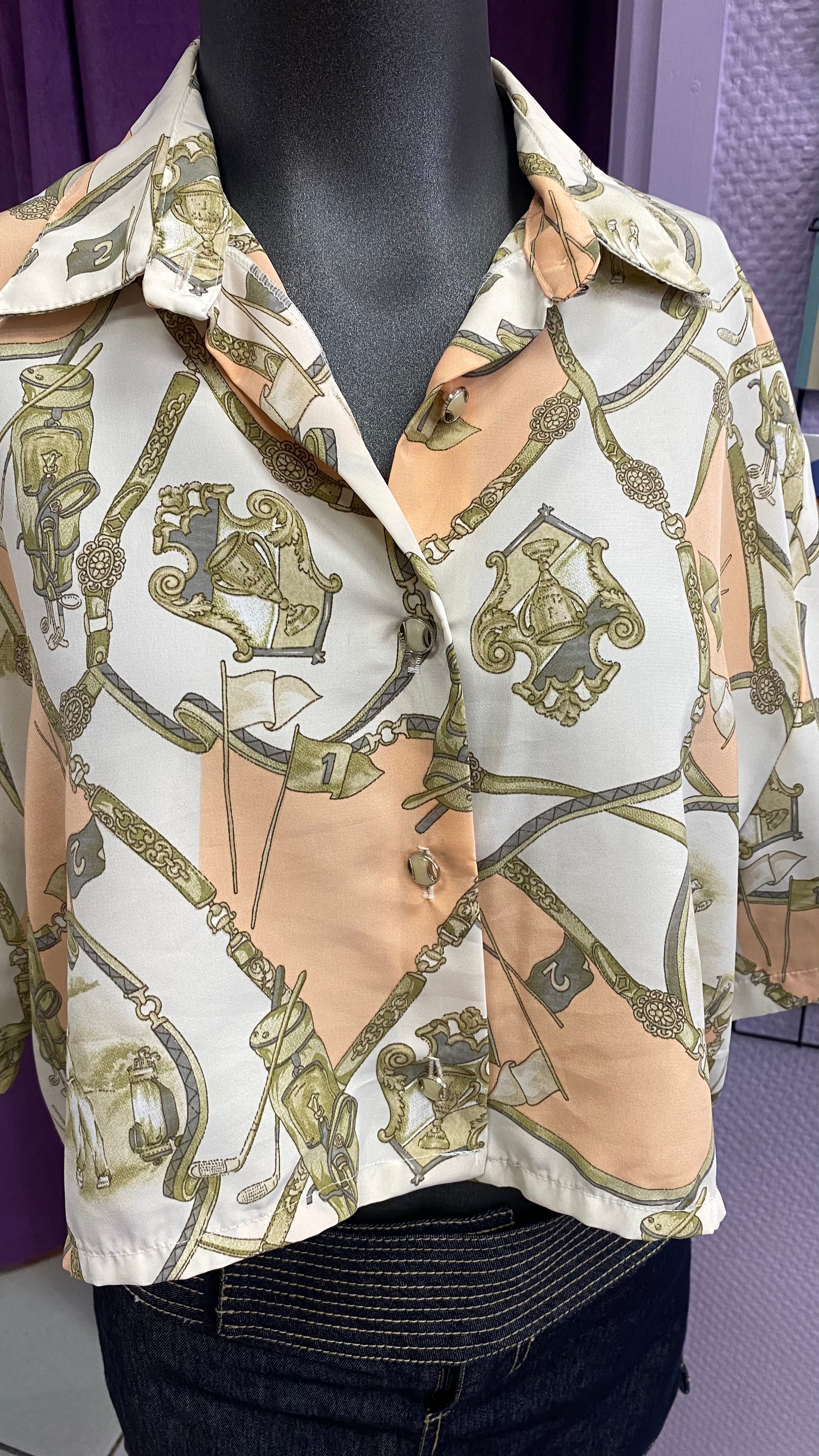 Cropped • T. 38 à 44 • Chemise crop top motif foulard et objets