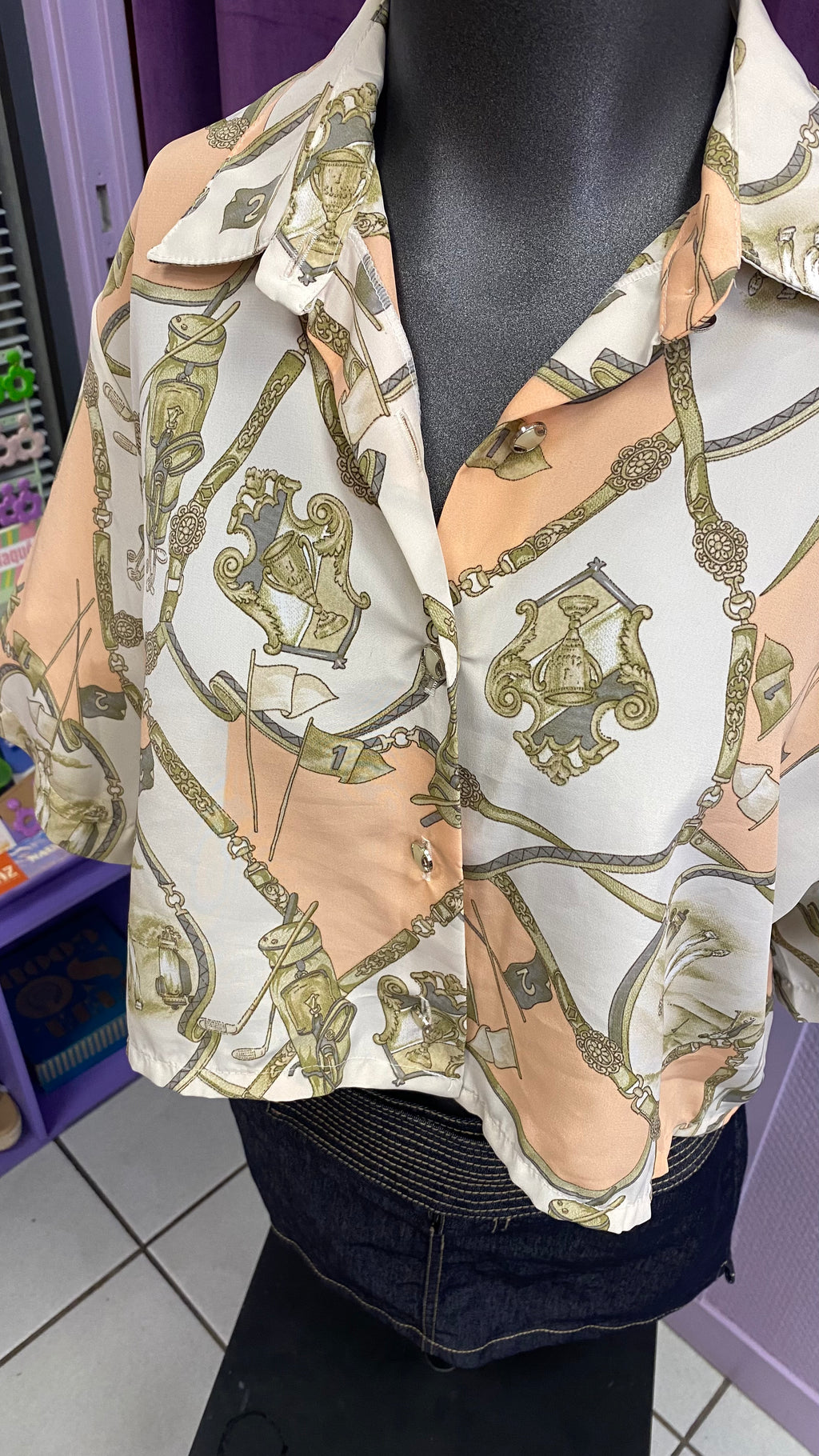 Cropped • T. 38 à 44 • Chemise crop top motif foulard et objets