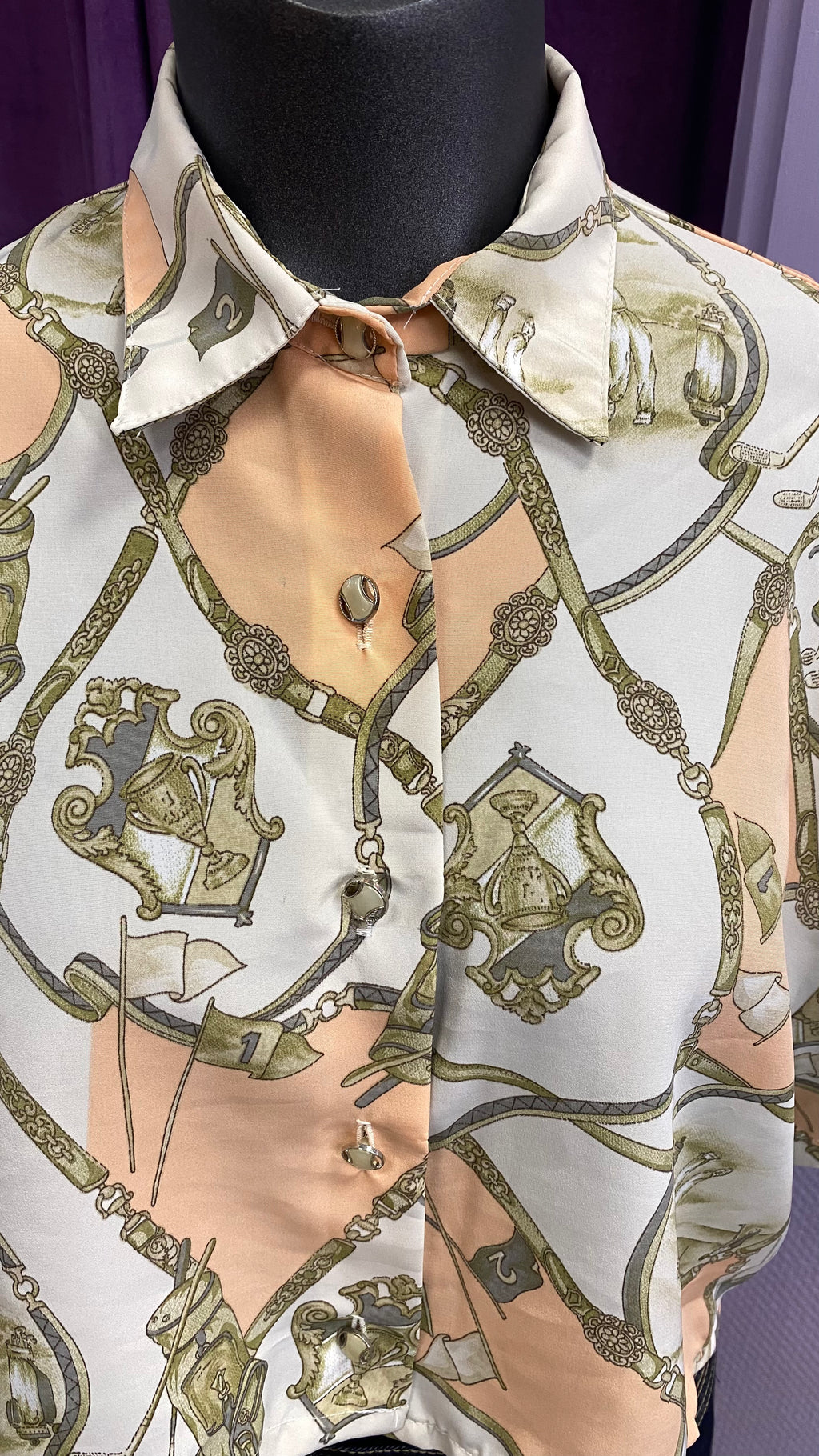 Cropped • T. 38 à 44 • Chemise crop top motif foulard et objets