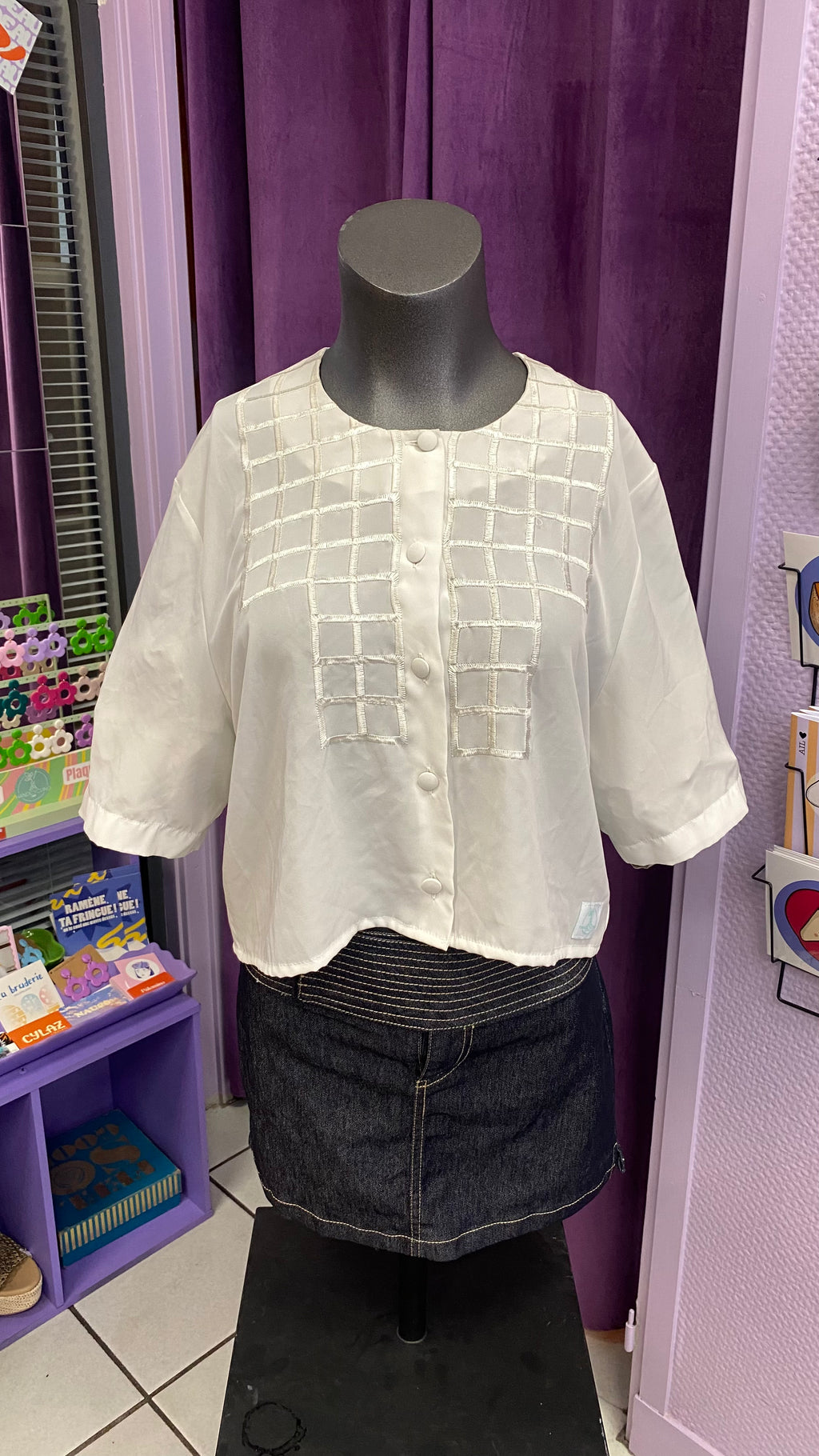 Cropped • T. 36 à 38 • Chemise crop top légère blanche brodée
