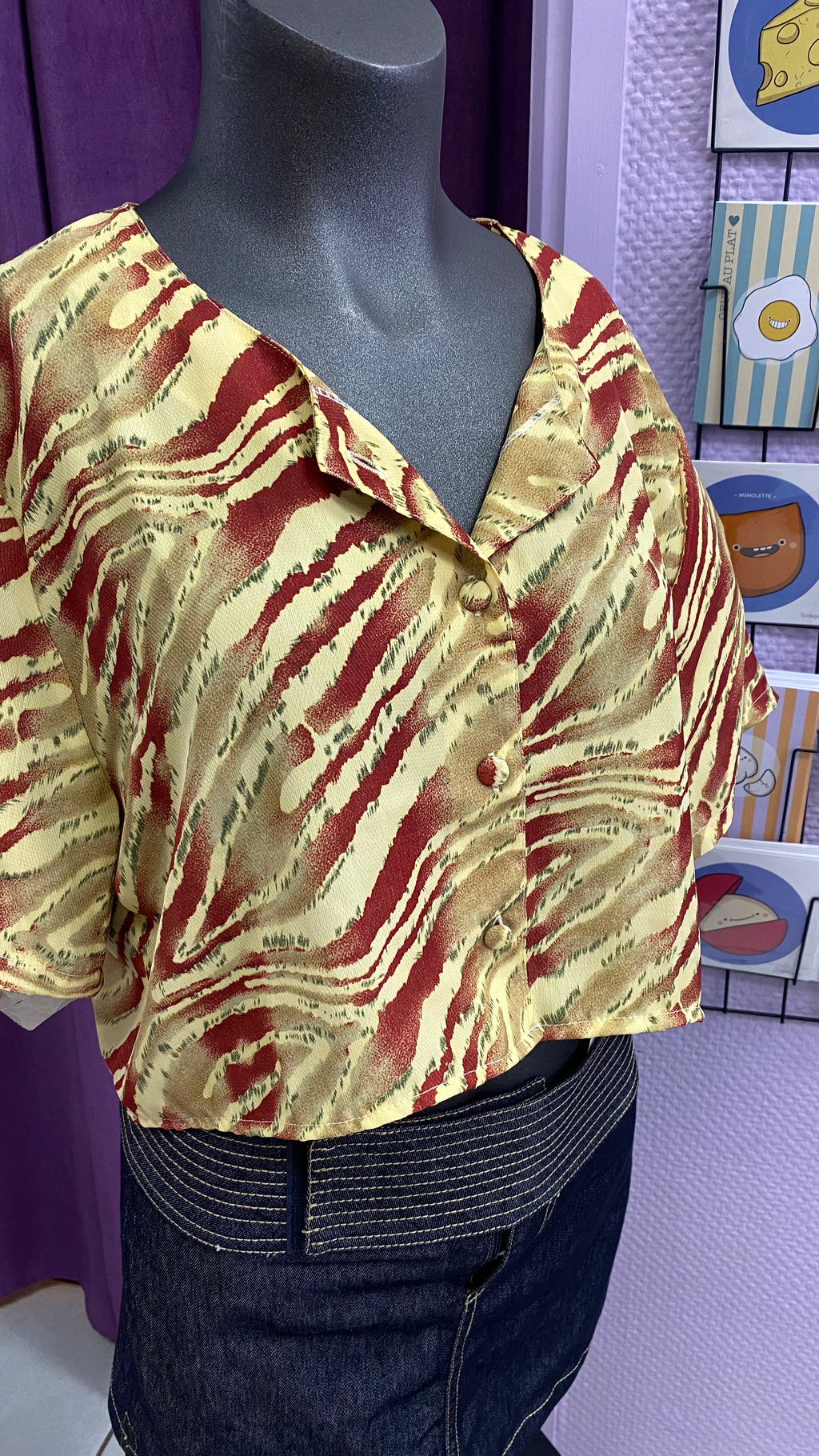 Cropped • T. 36 à 40 • Chemise crop top motif animal jaune bordeau