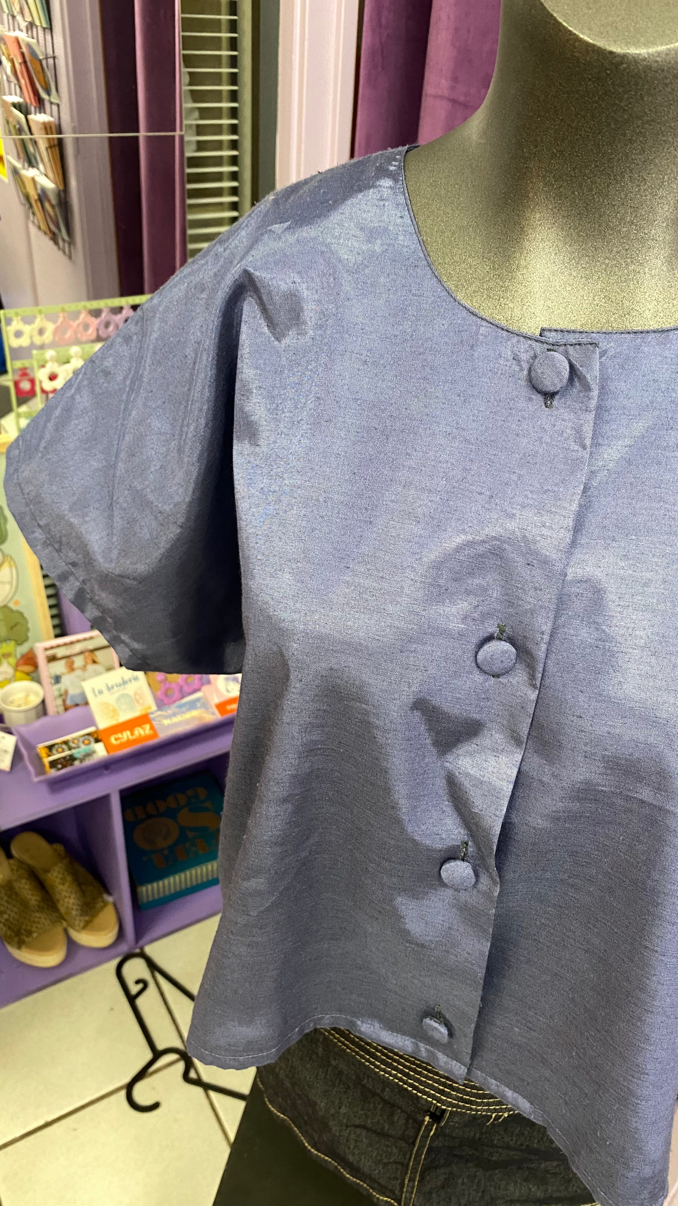 Cropped • T. 38 à 42 • Chemise crop top satinée violet bleue