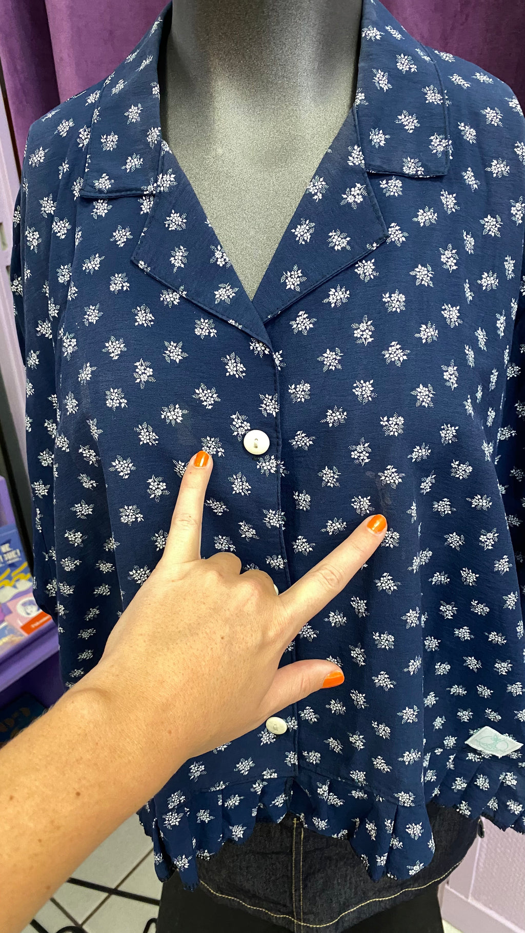 Froufrou • T. 42 à 48 • Chemise crop top bleu marine fleurie