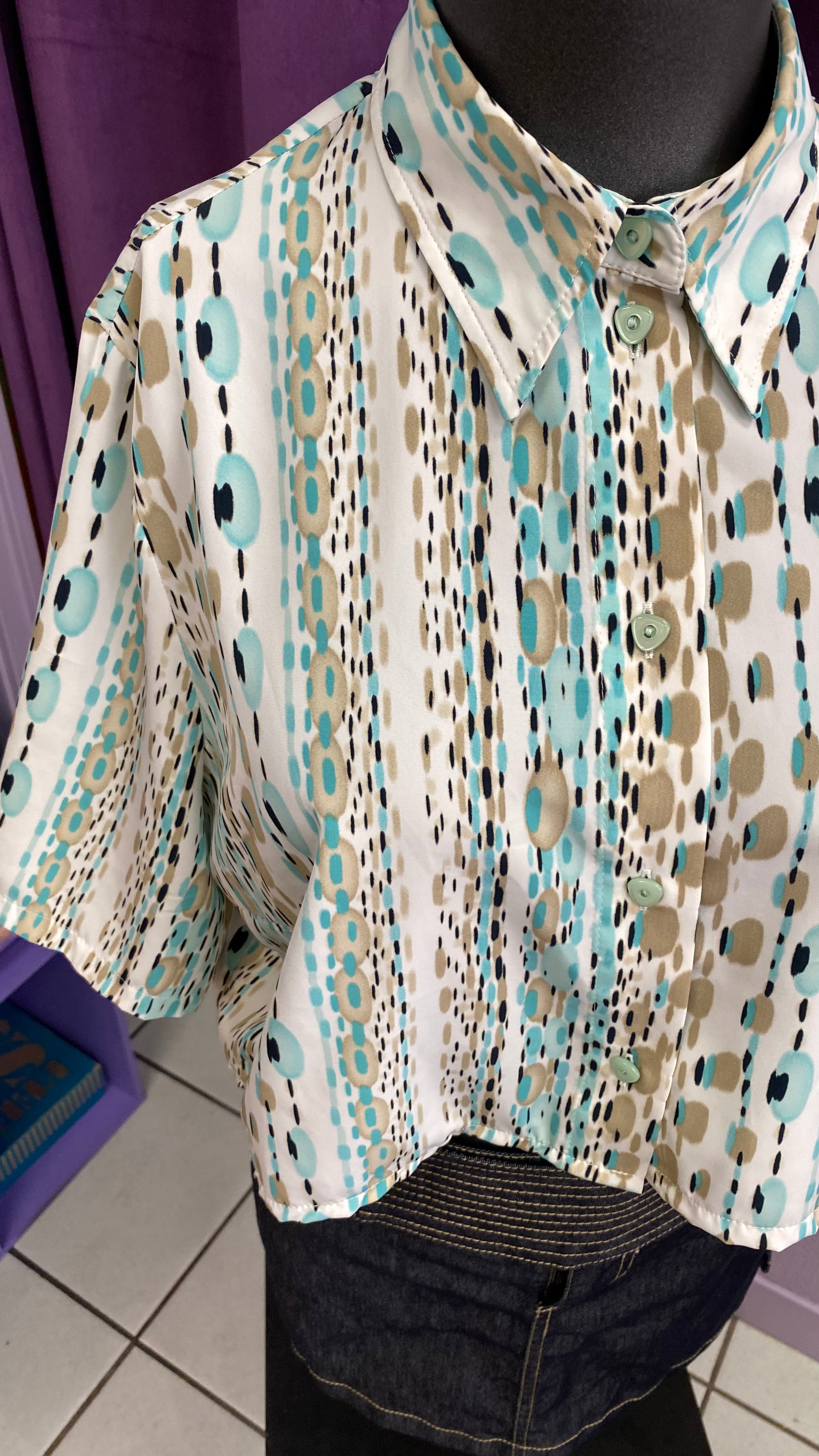 Cropped • T. 36 à 44 • Chemise blanc motifs ronds