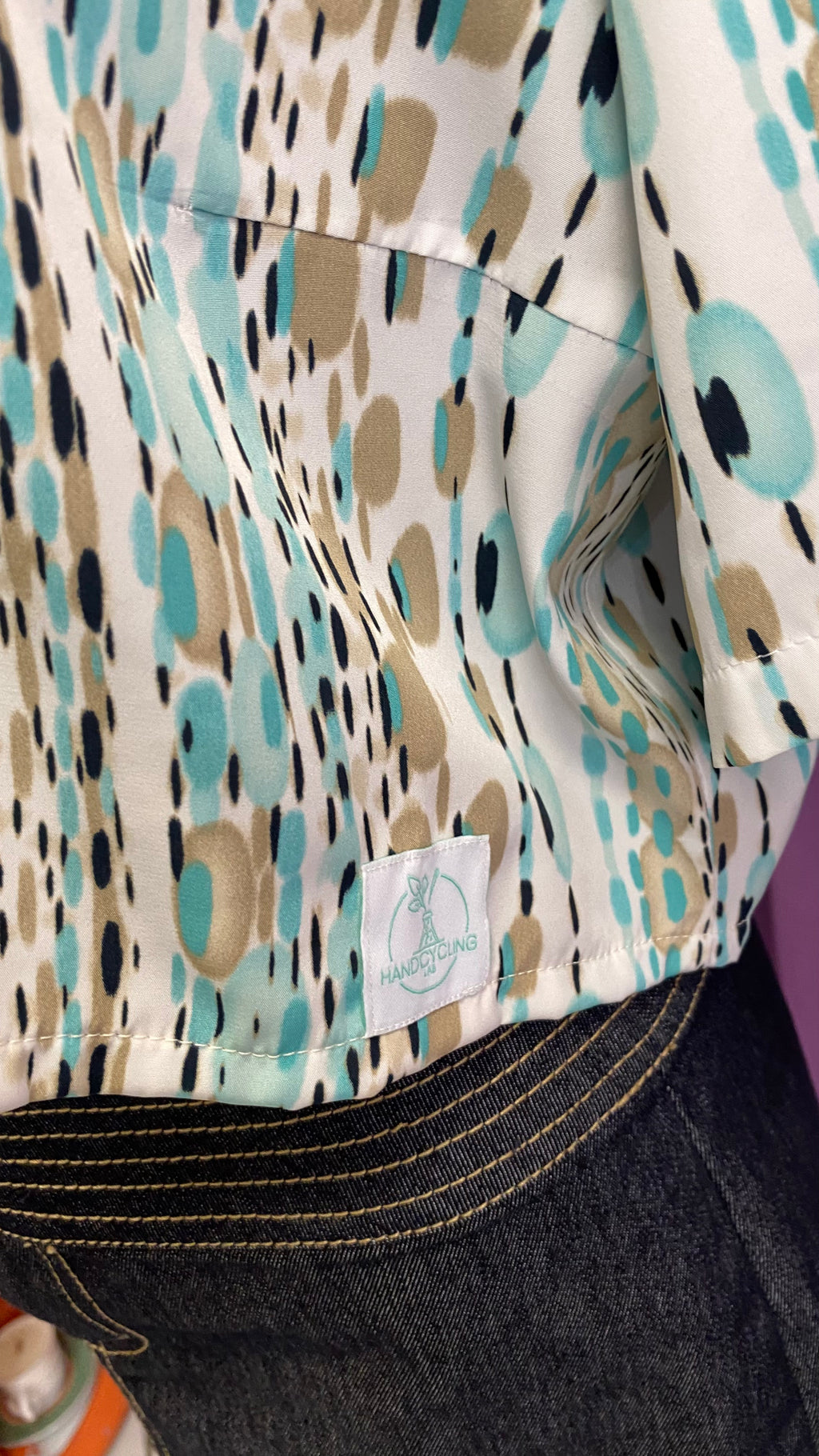 Cropped • T. 36 à 44 • Chemise blanc motifs ronds