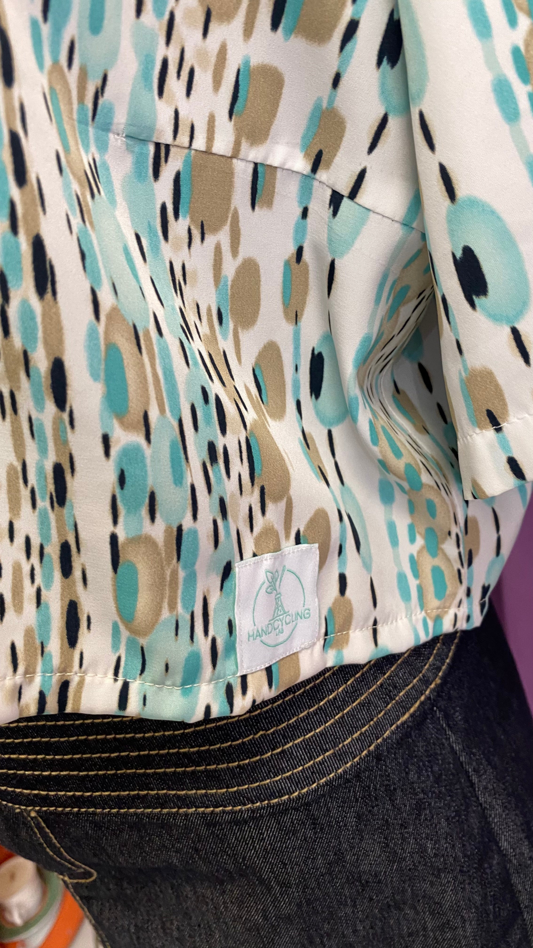 Cropped • T. 36 à 44 • Chemise blanc motifs ronds