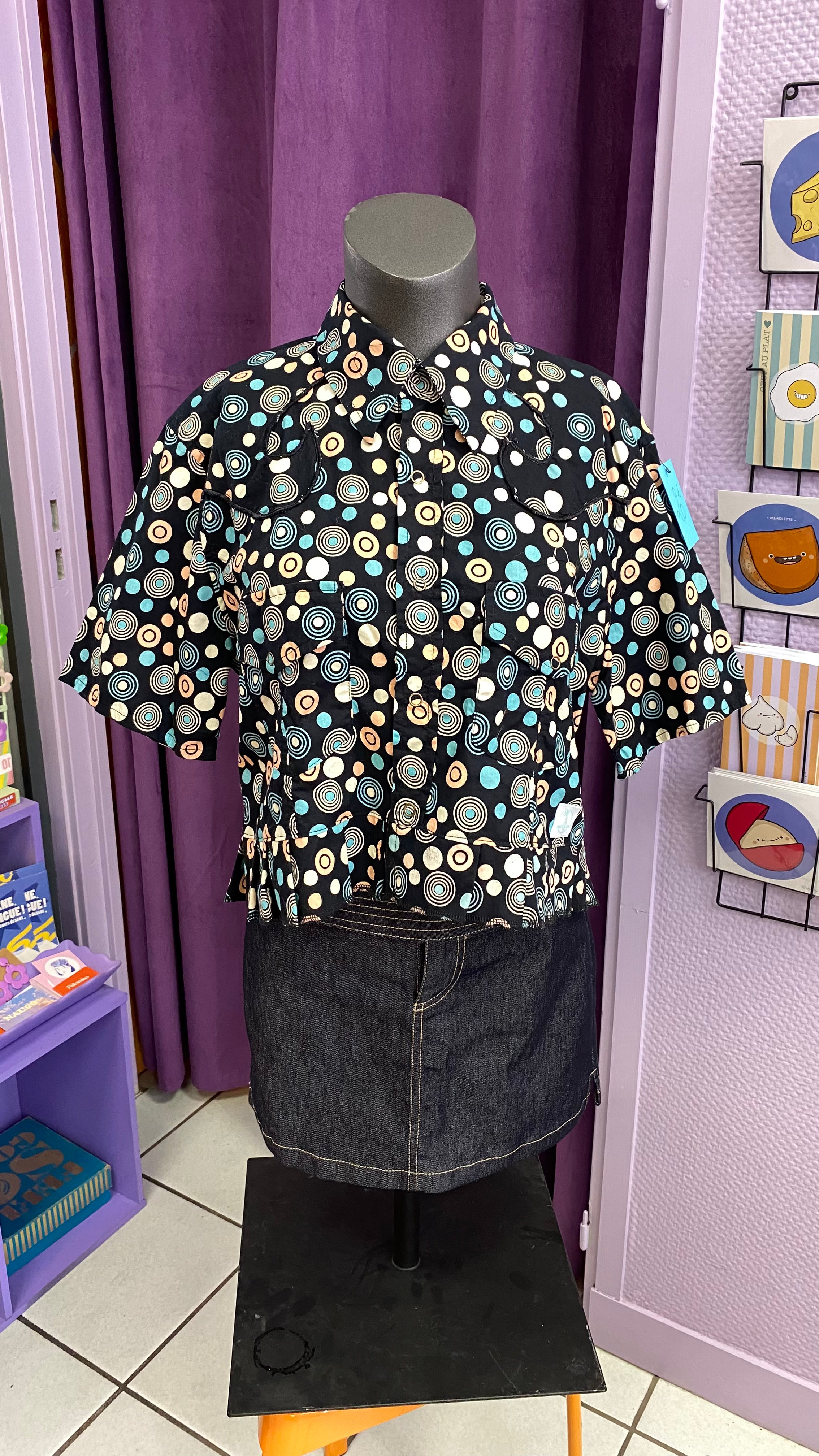 Froufrou • T. 36 à 40 • Chemise crop top noir motifs ronds