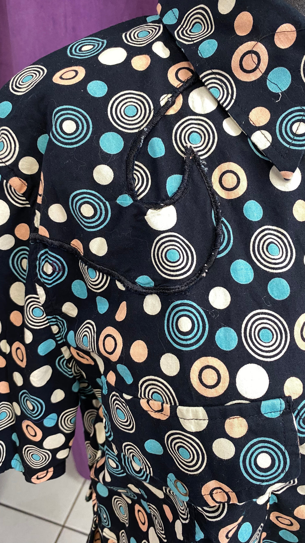 Froufrou • T. 36 à 40 • Chemise crop top noir motifs ronds