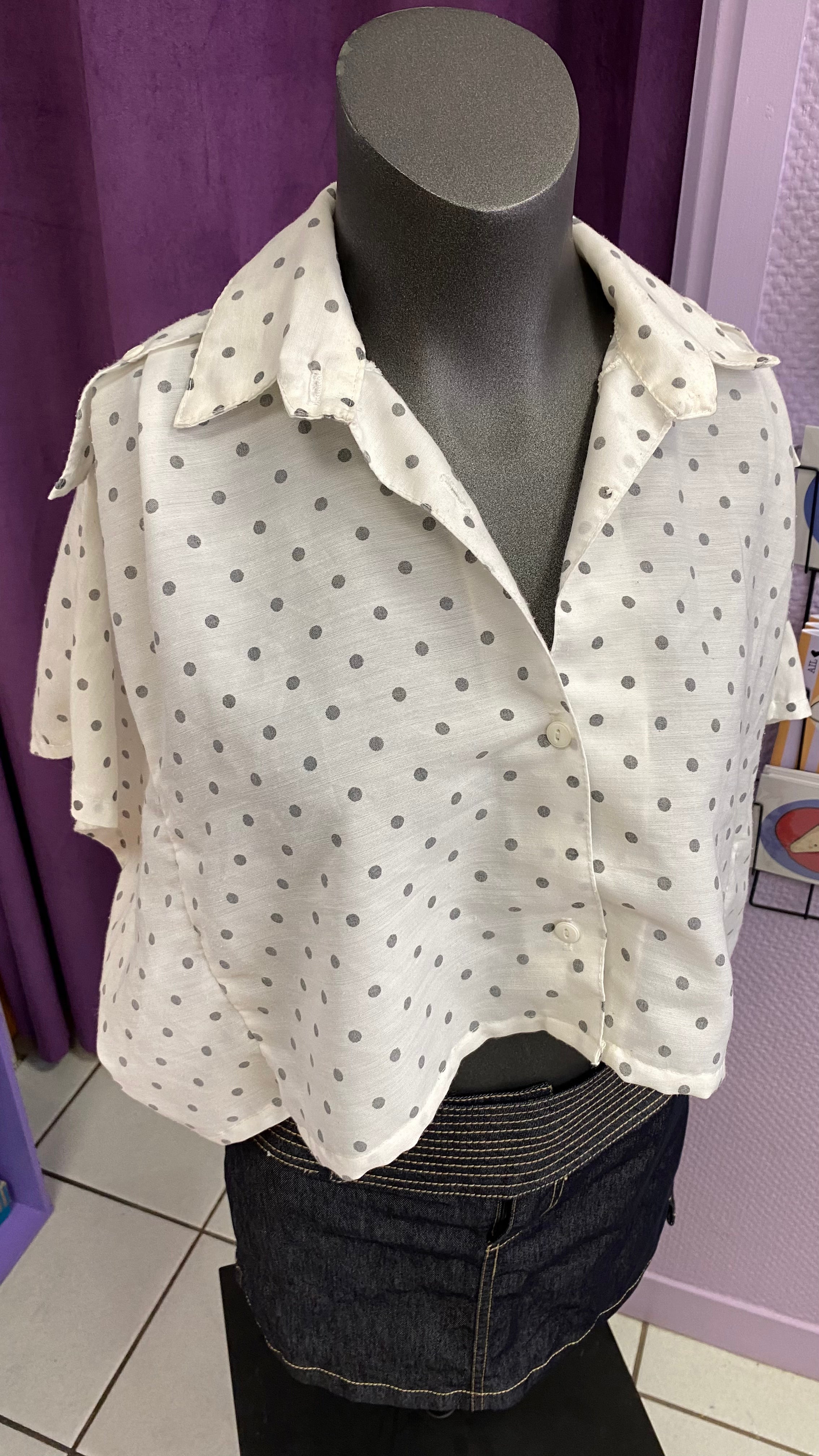 Cropped • T. 40 à 54 • Chemise crop top blanc à pois gris