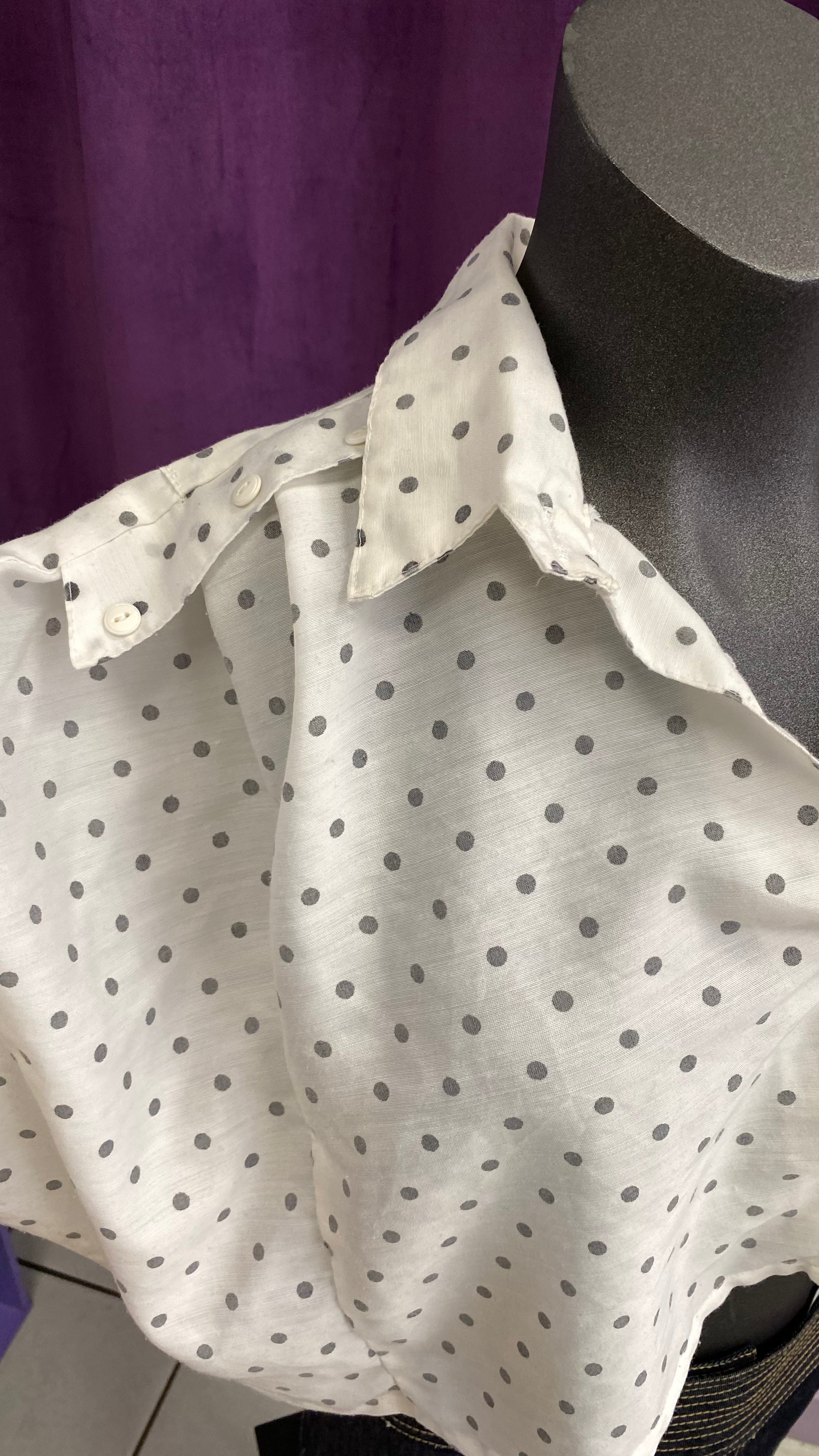 Cropped • T. 40 à 54 • Chemise crop top blanc à pois gris
