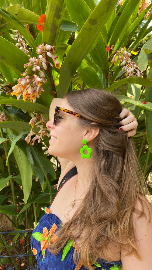 Boucles d’oreilles • Boucles en fleurs 70s vert pomme