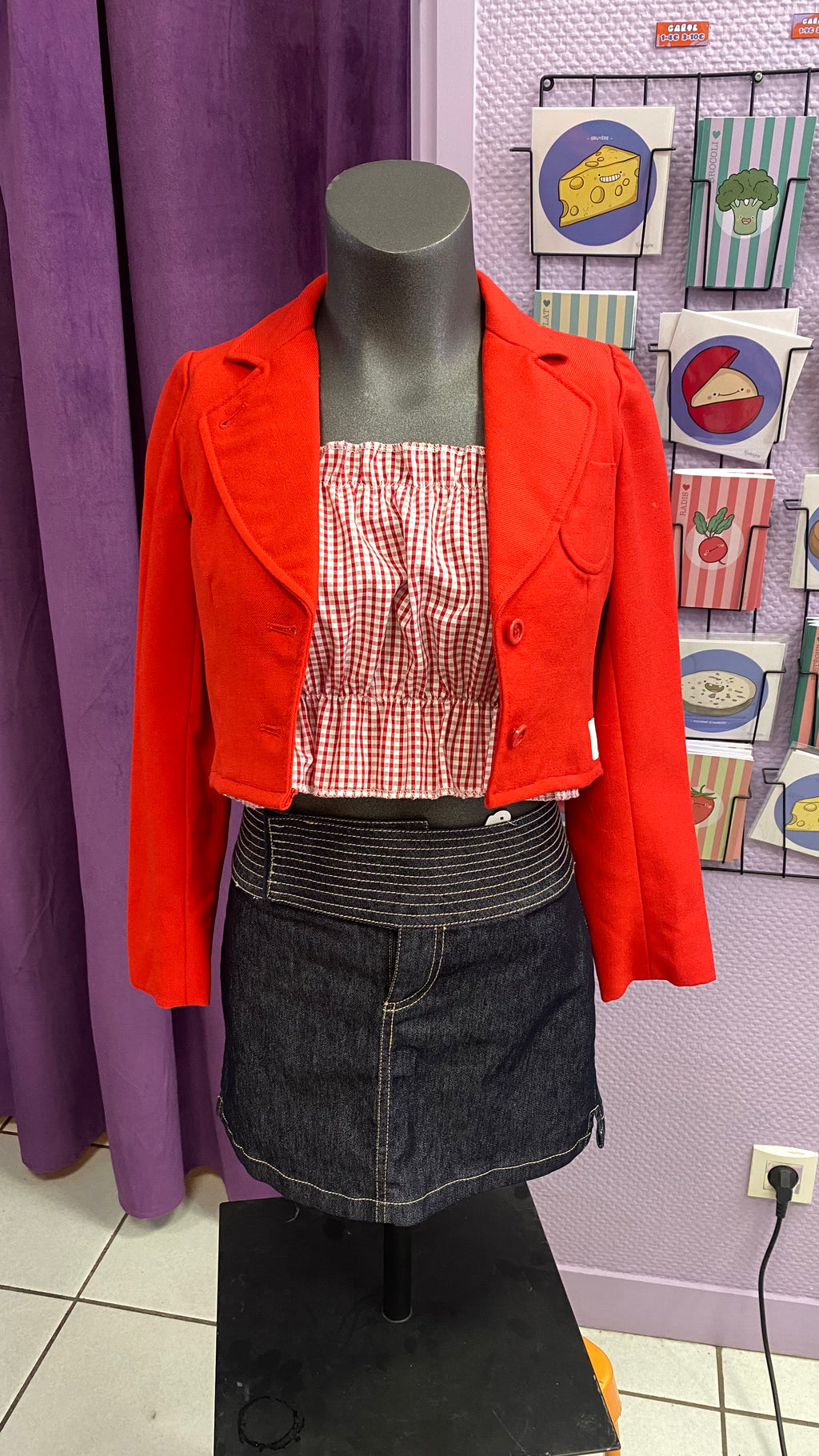 Blazer • T. 30 à 32 • Blazer cropped rouge laine