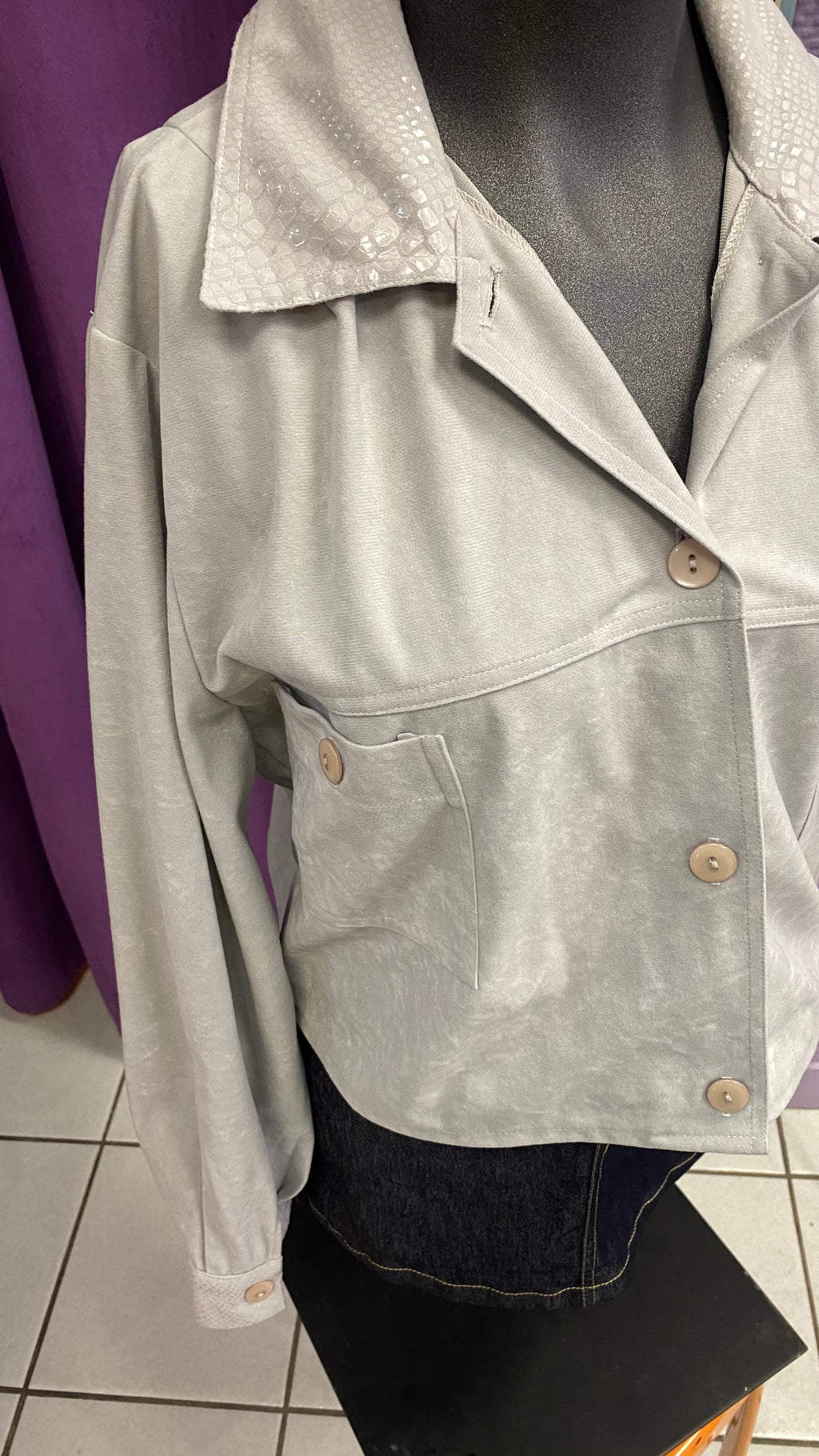 Cropped Jacket • T.34 à 40 • Veste courte gris douce