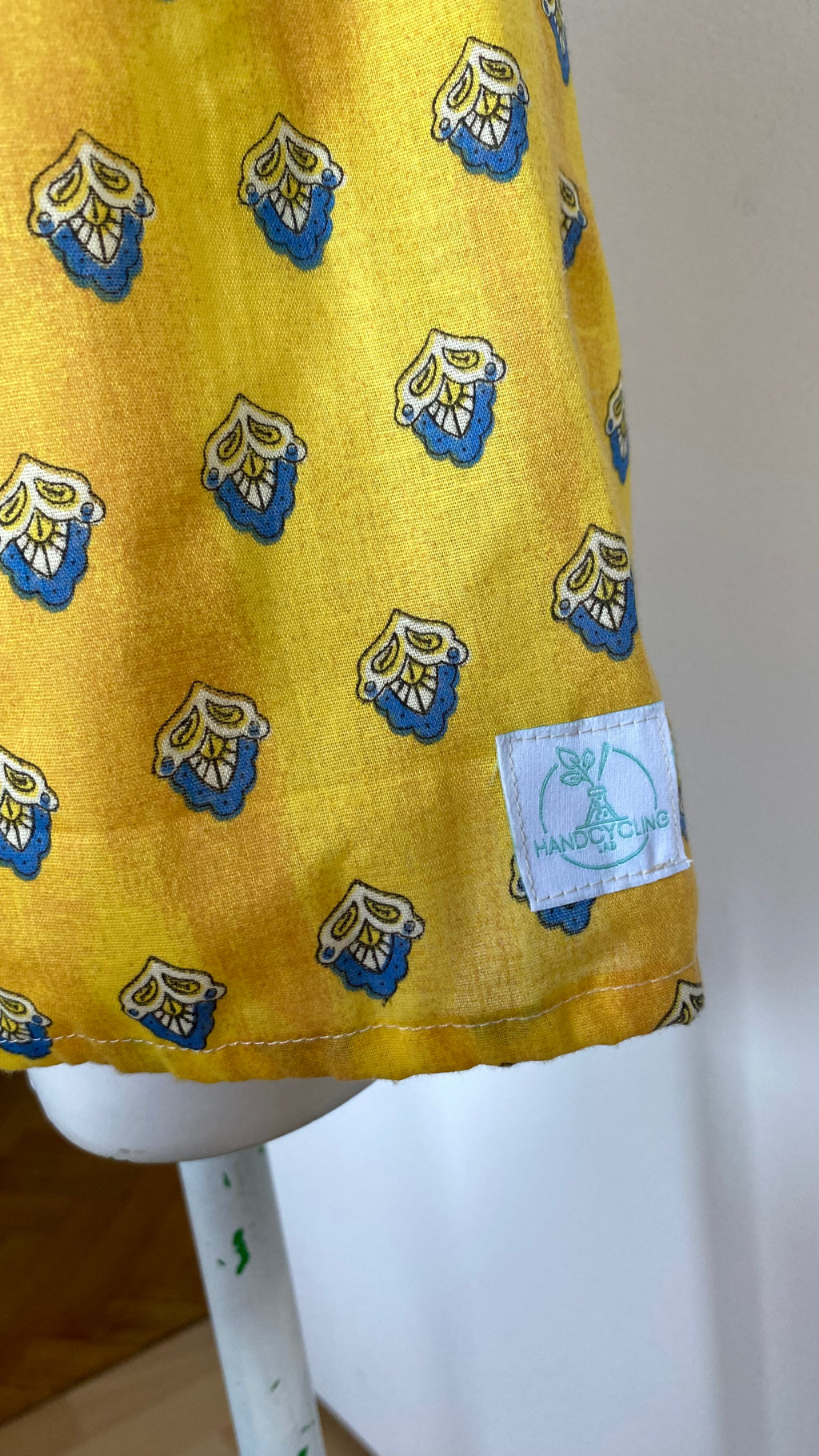 Short • T.S • Short upcyclé jaune motifs mouches provençales
