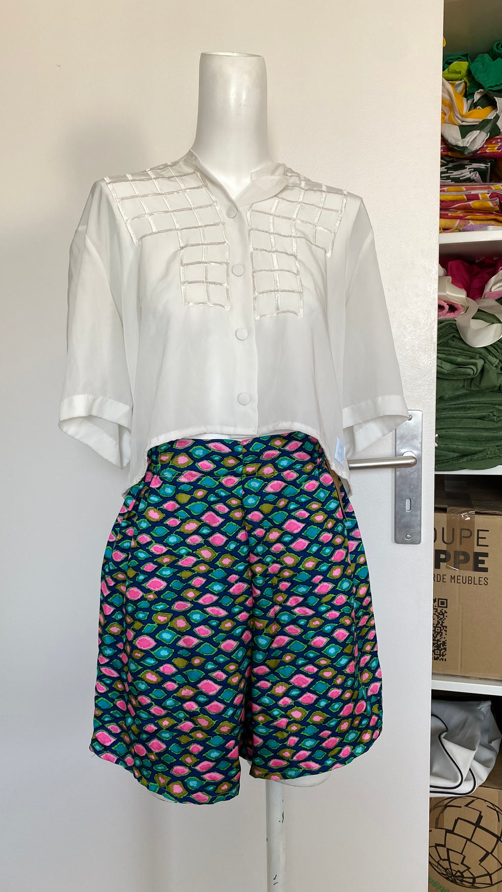 Short • Taille S • Short upcyclé marine à motifs
