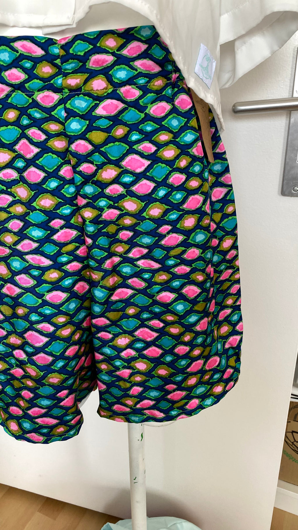 Short • Taille S • Short upcyclé marine à motifs