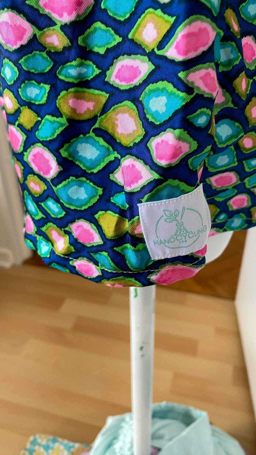 Short • Taille S • Short upcyclé marine à motifs