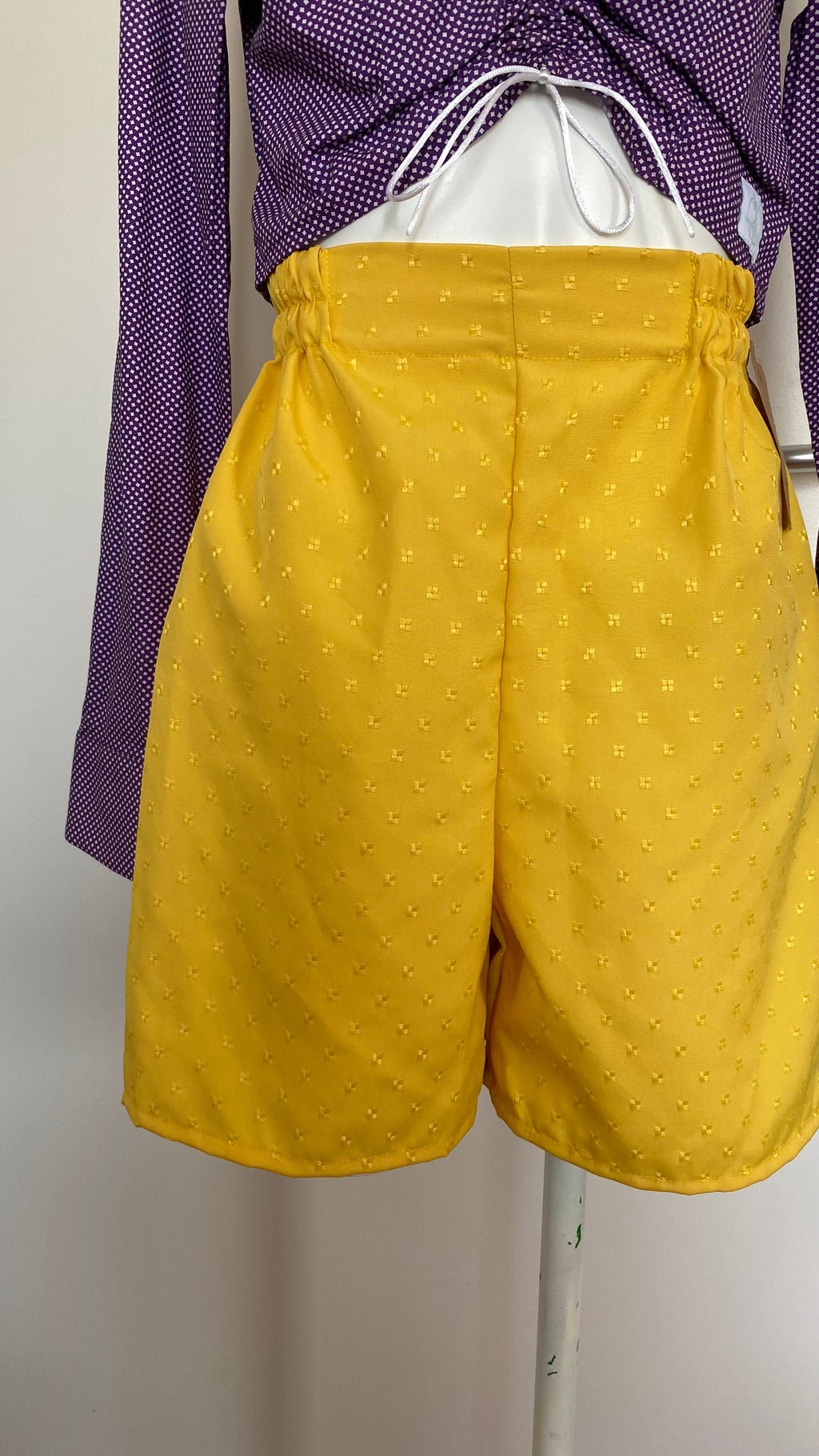 Short • T.S • Short upcyclé jaune à carreaux en relief
