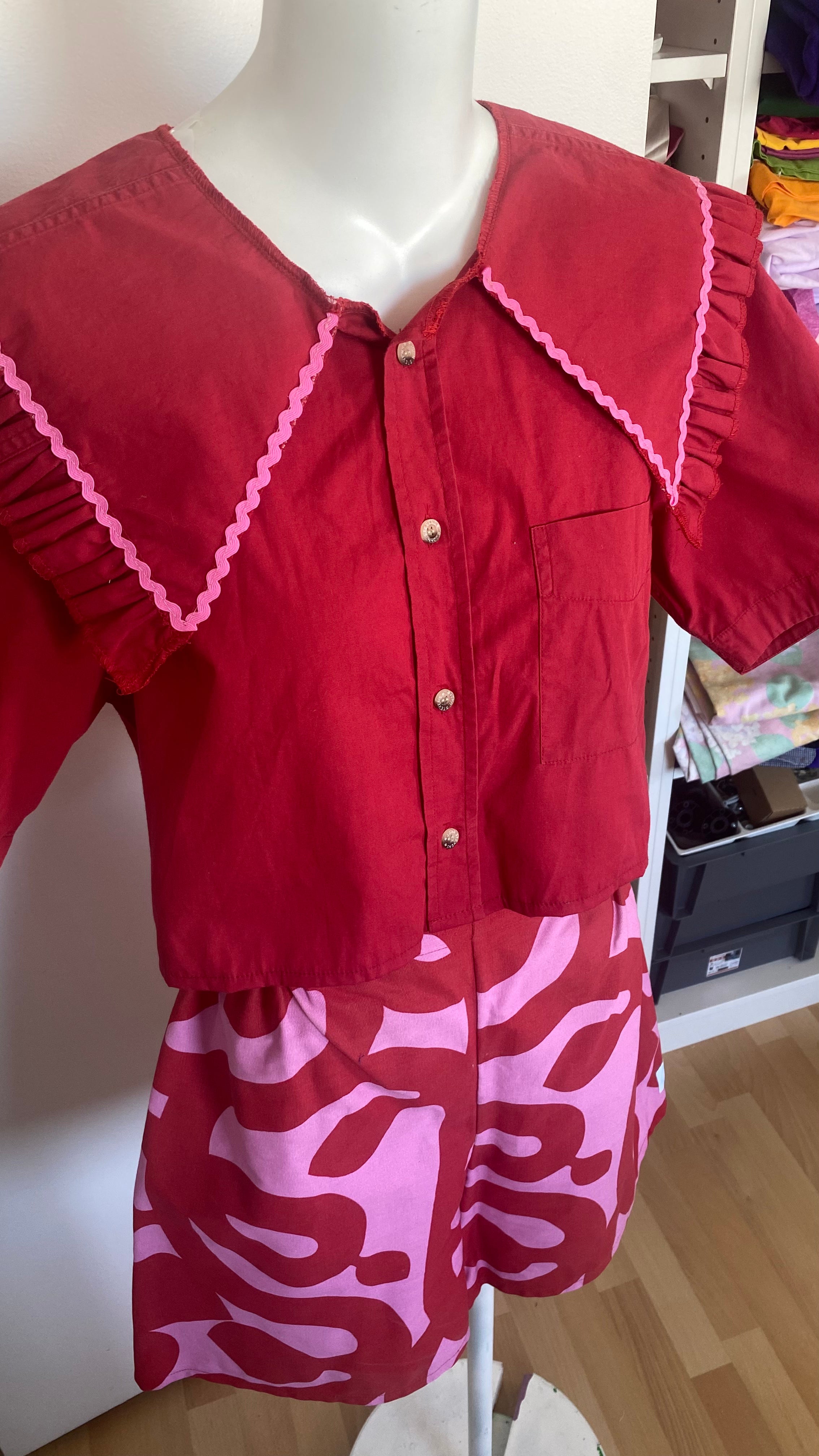 Sweaties • T.34 à 38 • Chemise grand col rouge & rouge