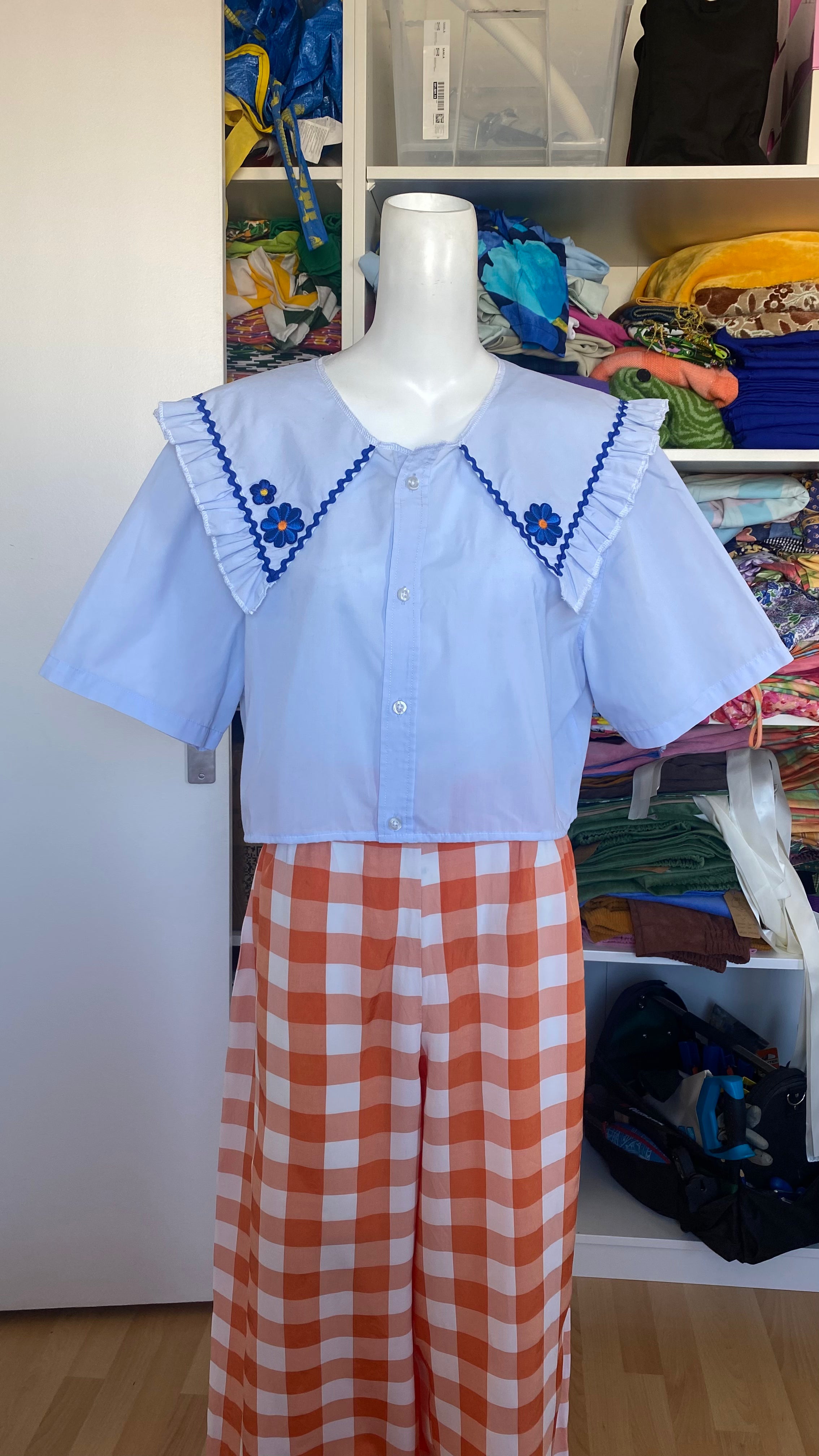 Sweaties • T.36 à 42 • Chemise grand col bleu ciel + fleurs