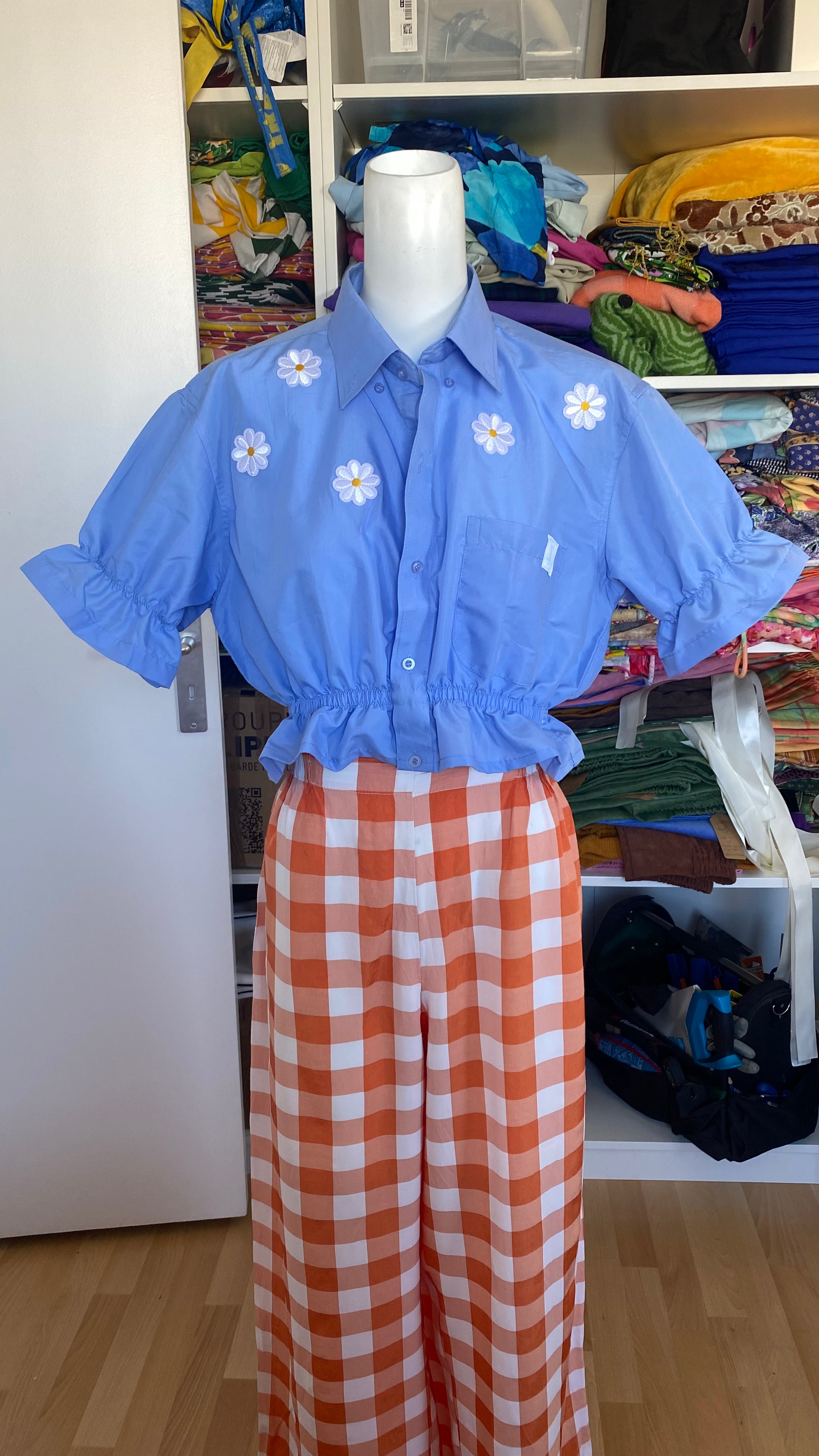 Intemporelle • T.32 à 36 • Chemise crop bleu ciel à fleurs