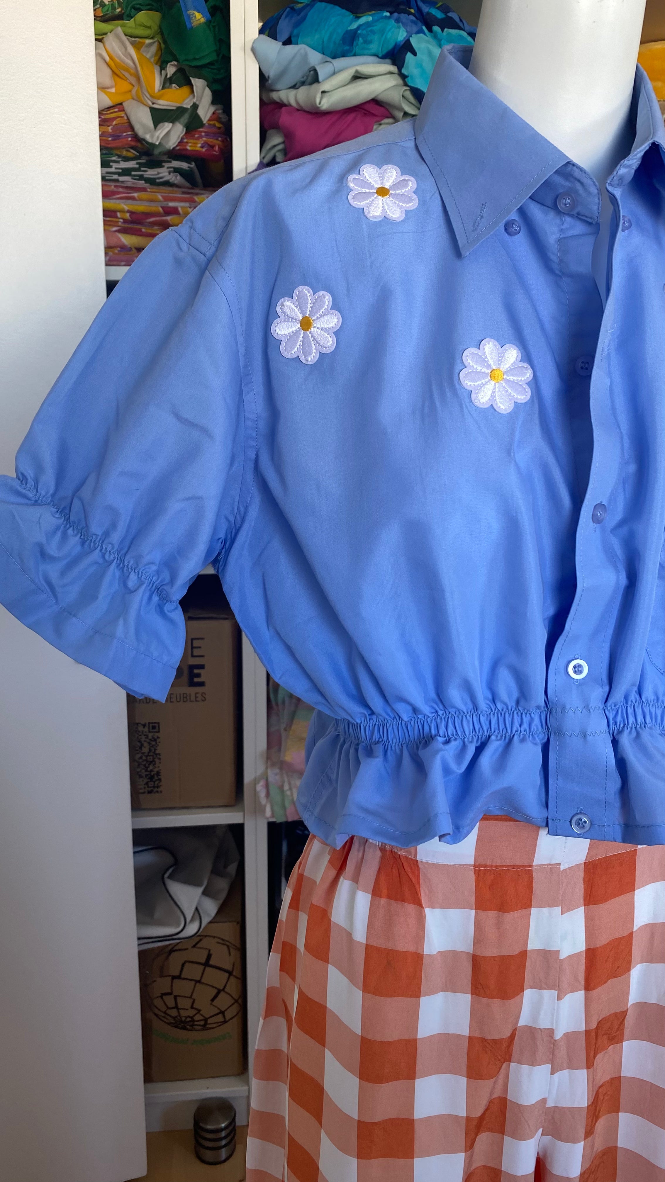 Intemporelle • T.32 à 36 • Chemise crop bleu ciel à fleurs