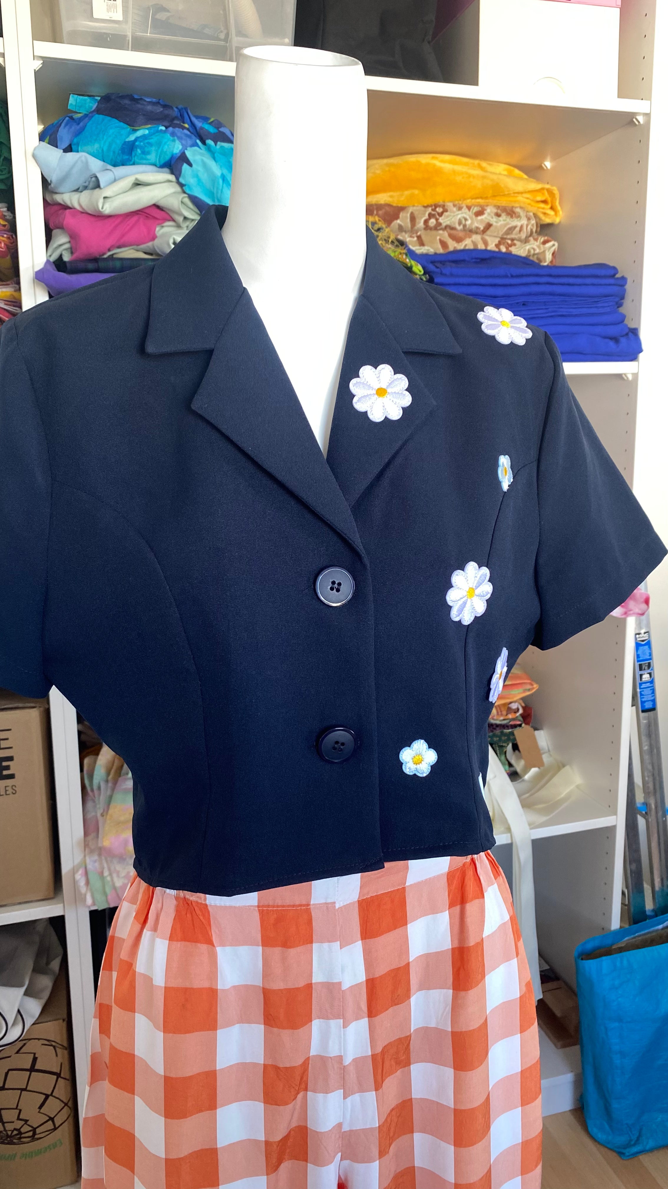 Cropped • T. 34 à 36 • Chemise marine à fleurs blanches