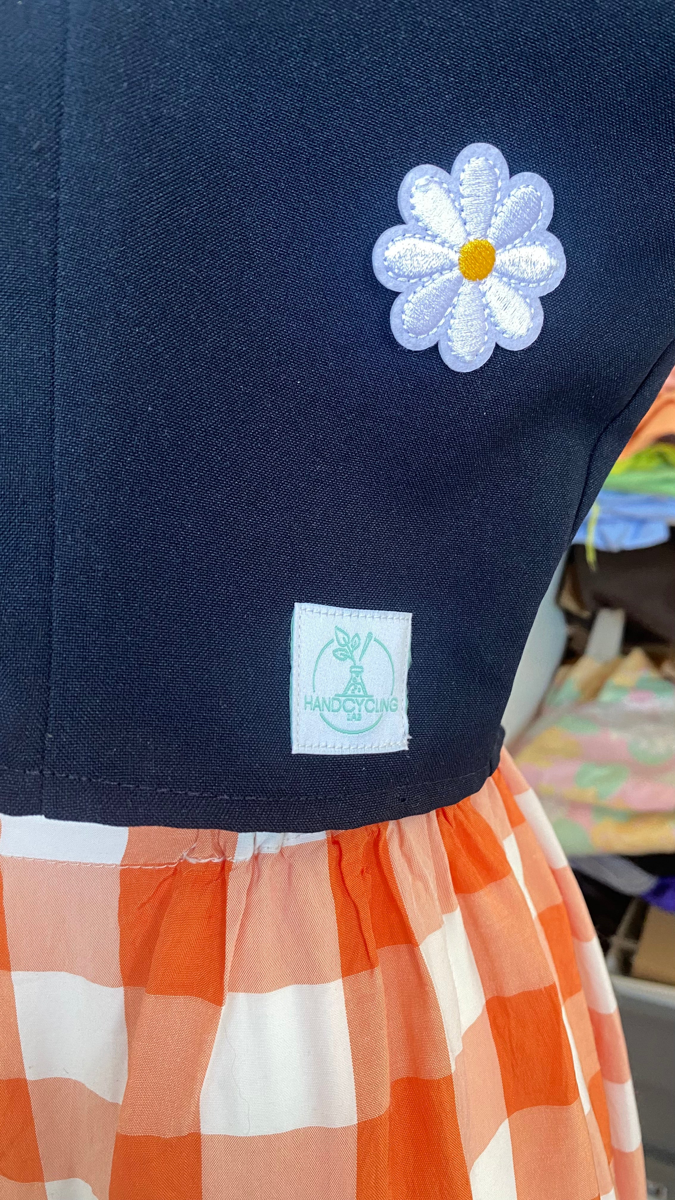 Cropped • T. 34 à 36 • Chemise marine à fleurs blanches