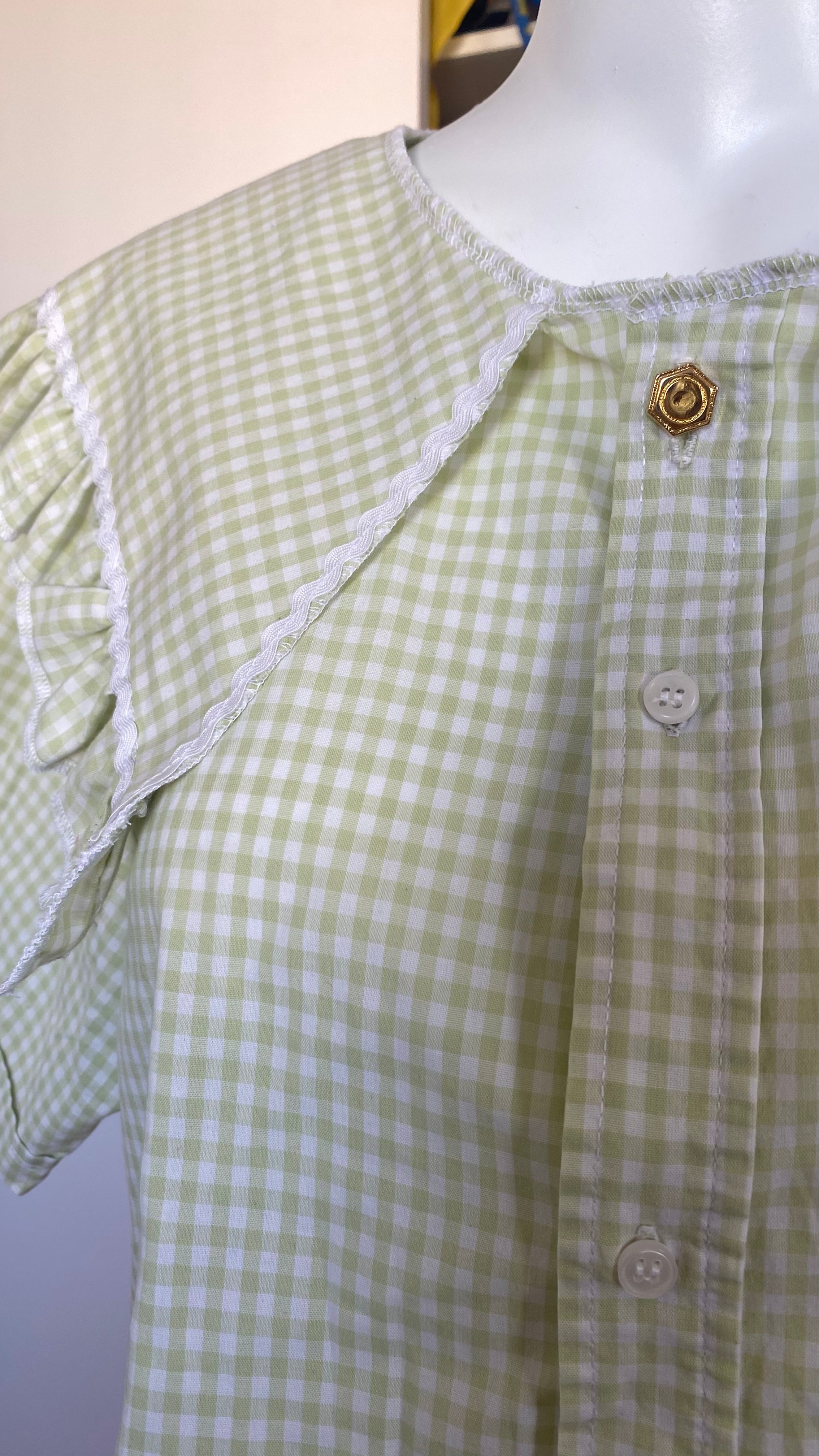 Sweaties • T.32 à 38 • Chemise grand col vichy vert pomme