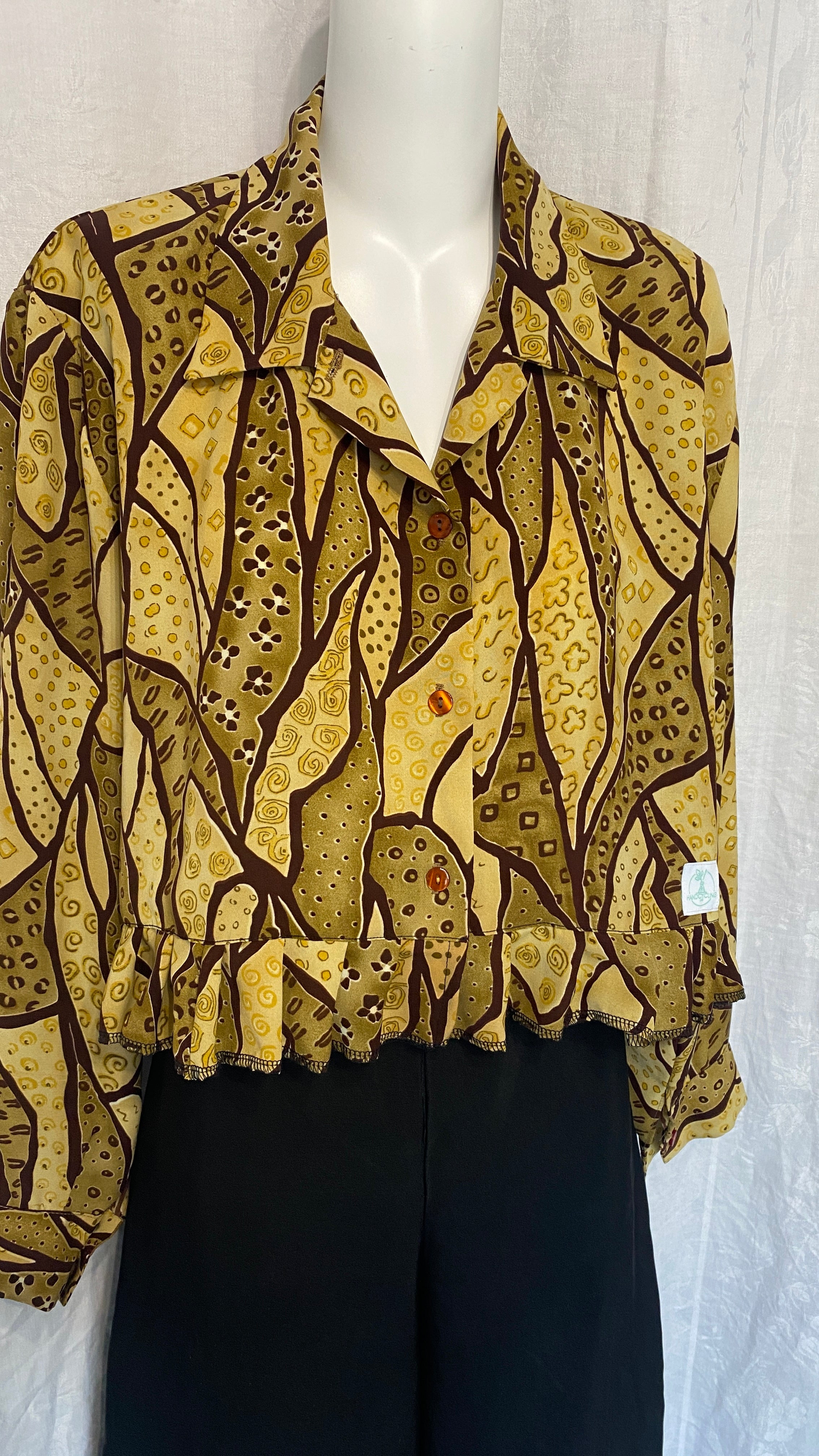Chemise froufrou • T. 36 à 44 • Chemise courte manches longues motifs marron et jaune