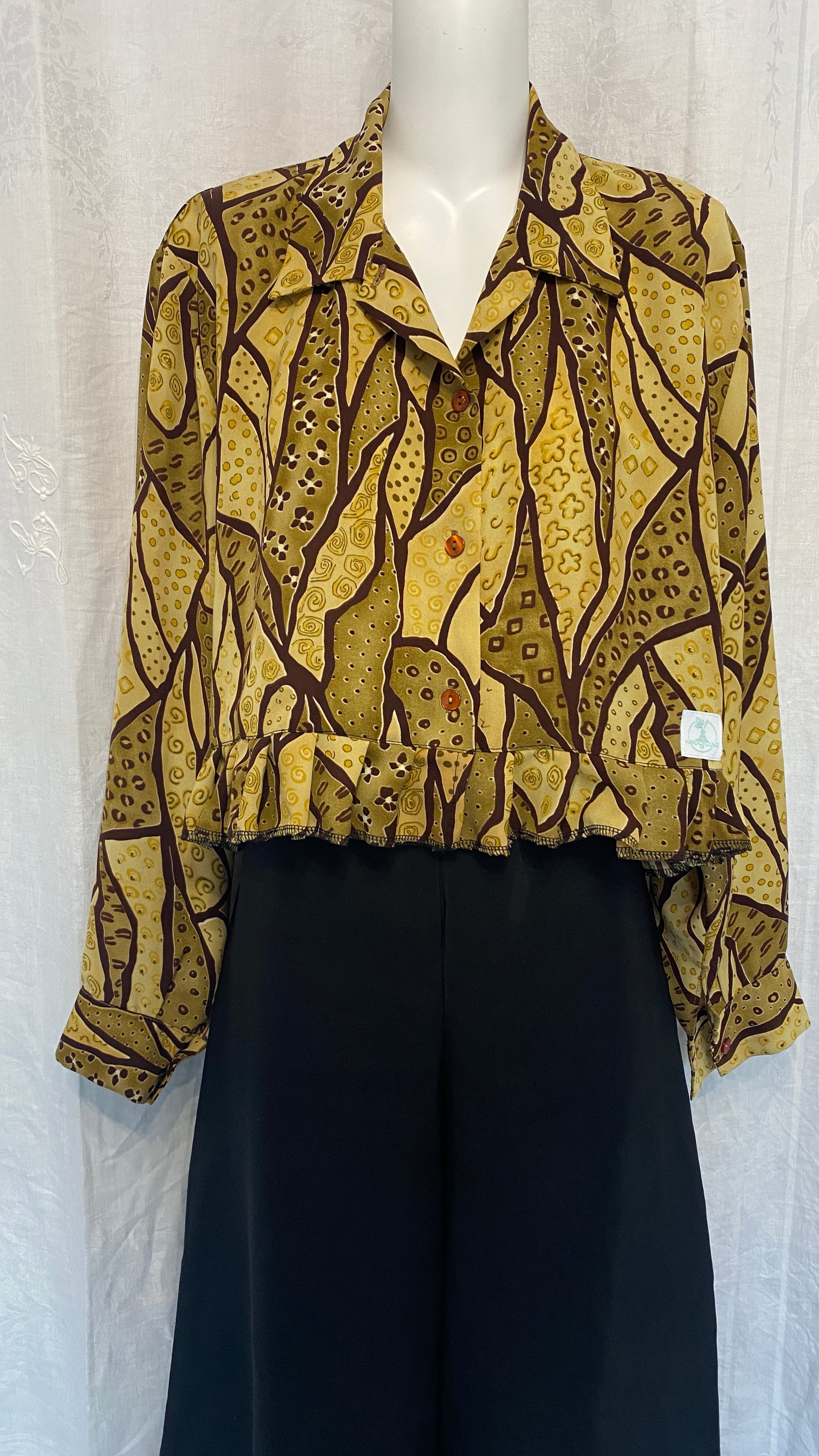 Chemise froufrou • T. 36 à 44 • Chemise courte manches longues motifs marron et jaune