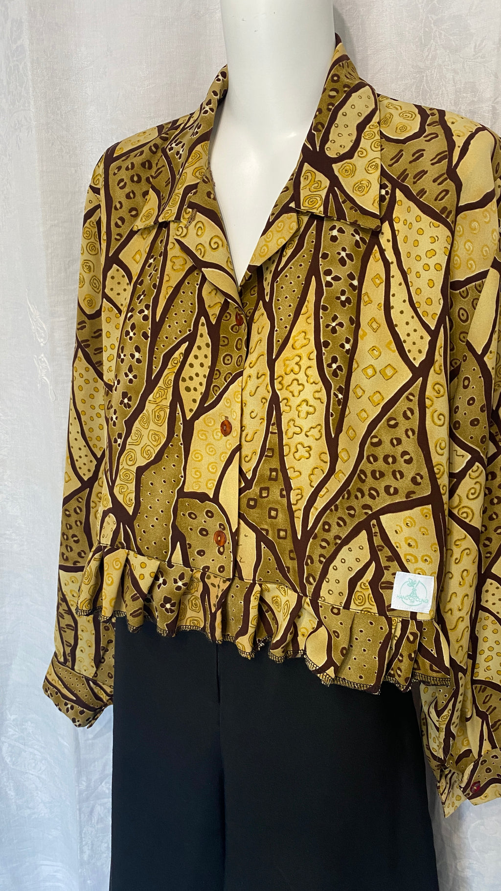 Chemise froufrou • T. 36 à 44 • Chemise courte manches longues motifs marron et jaune