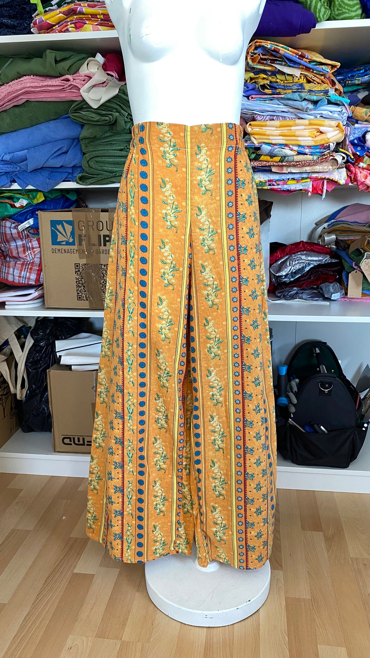 Pants • Taille XS/S, M, L & XL • Pantalon upcyclé orange à motifs