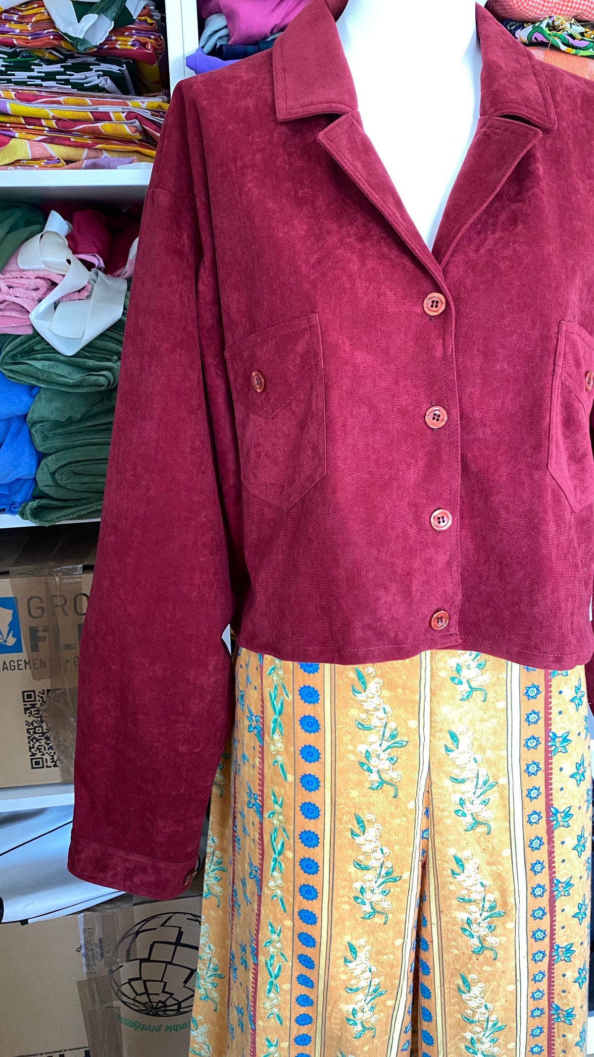 Cropped Jacket • T. 38 à 46 • Surchemise courte bordeau