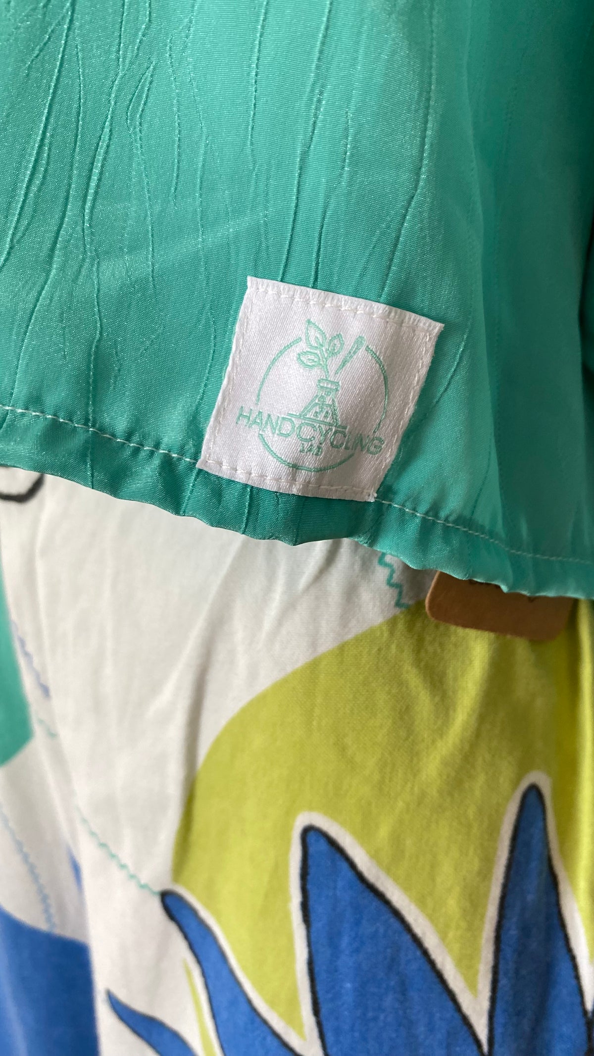 Cropped • T. 36 à 42 • Chemise vert d'eau satinée