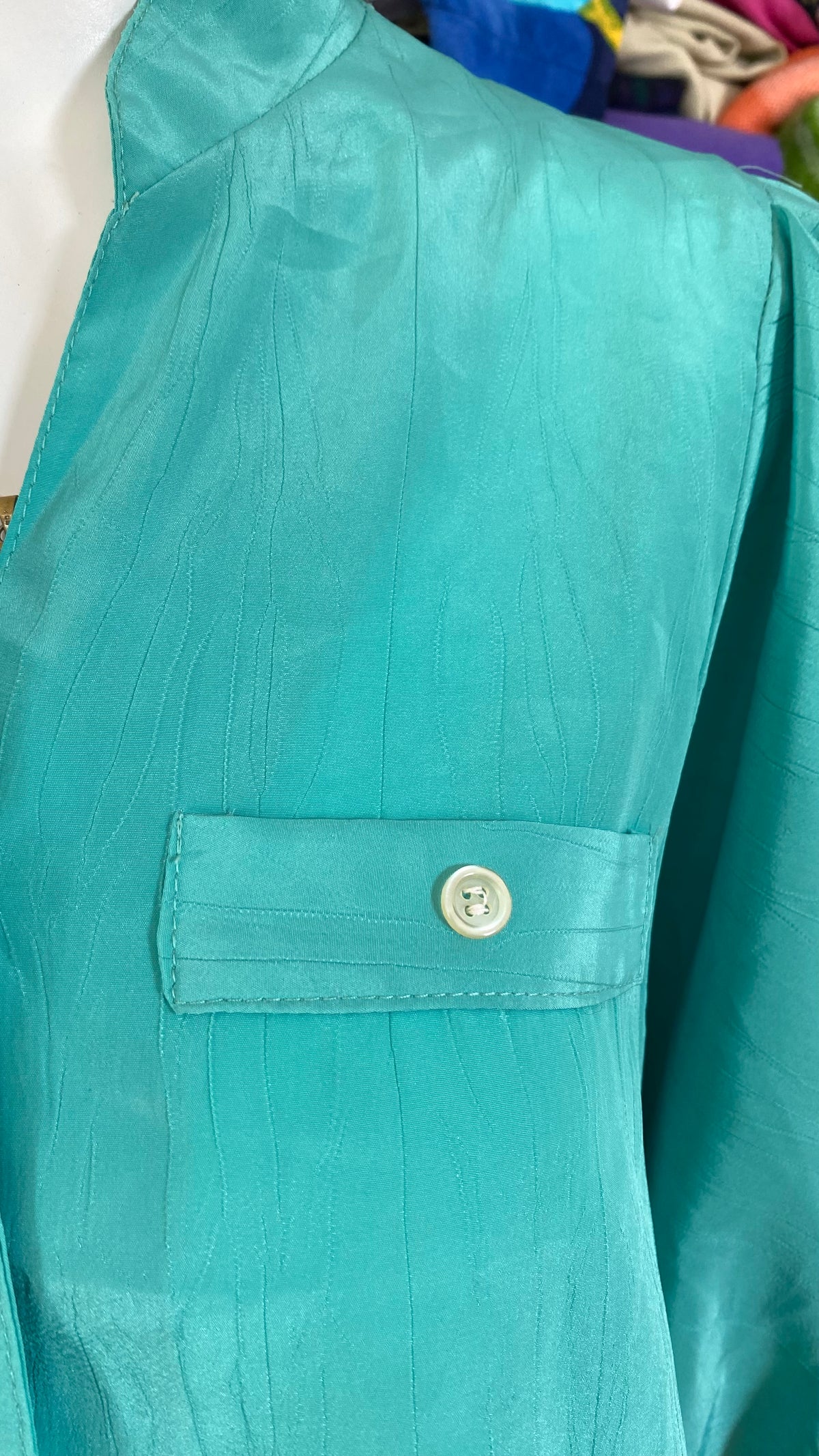 Cropped • T. 36 à 42 • Chemise vert d'eau satinée