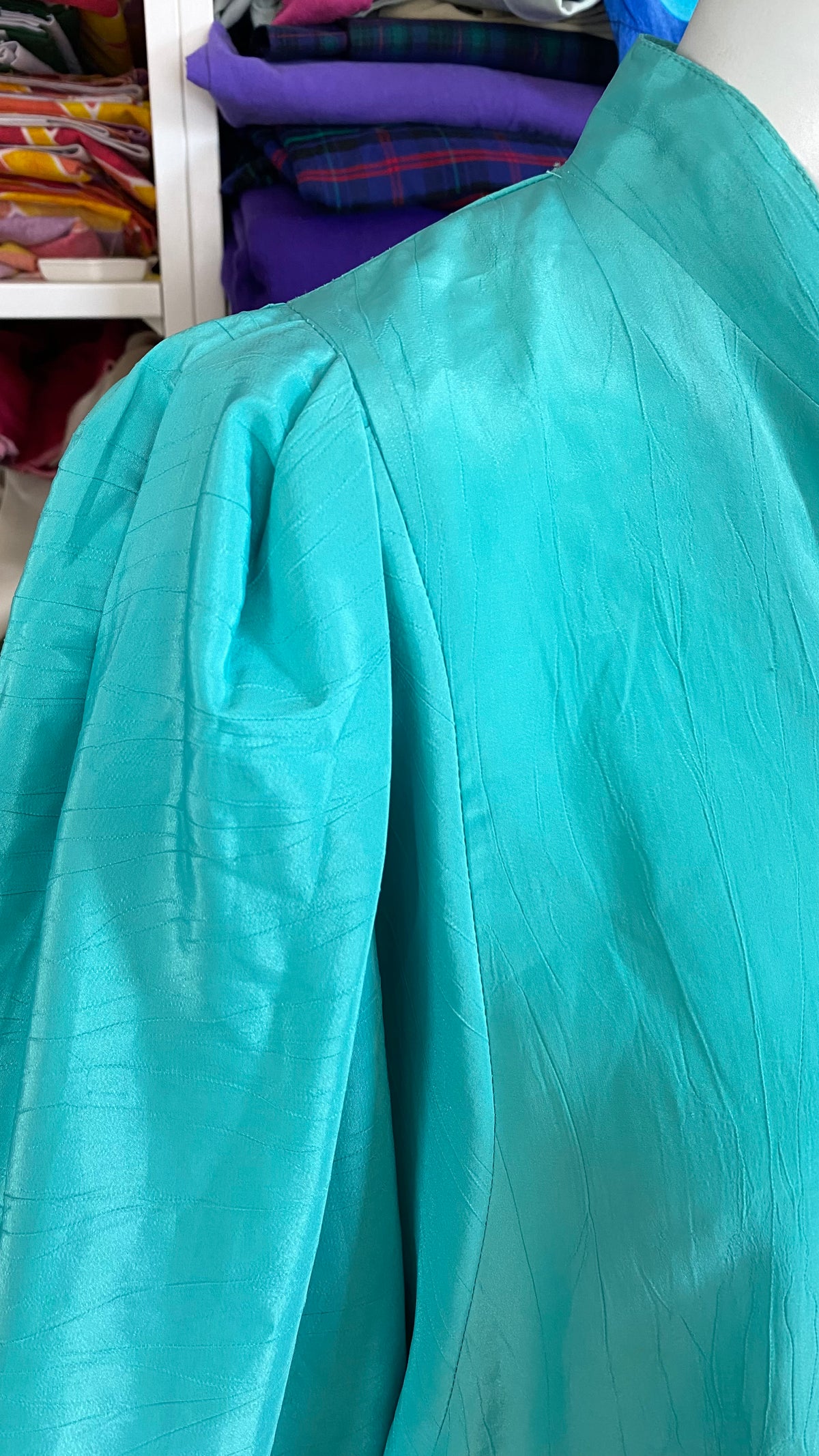 Cropped • T. 36 à 42 • Chemise vert d'eau satinée
