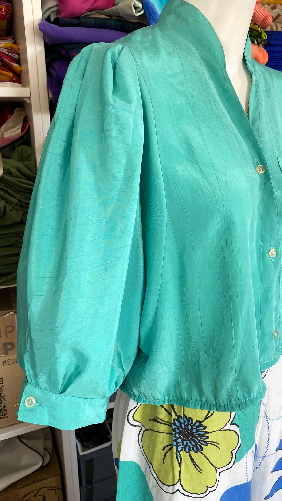 Cropped • T. 36 à 42 • Chemise vert d'eau satinée