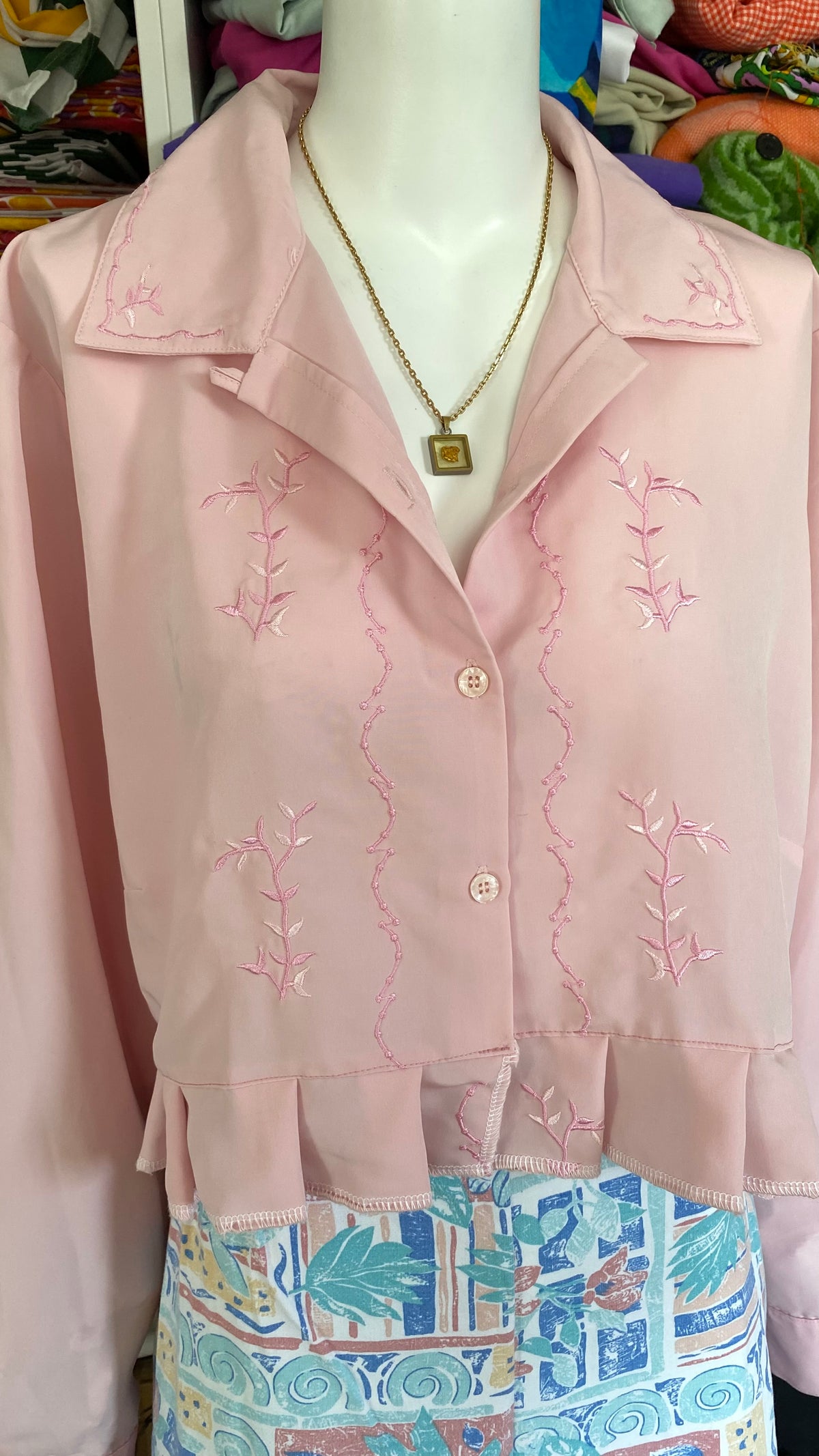 Froufrou • T.38 à 42 • Chemise crop top rose pastel brodée