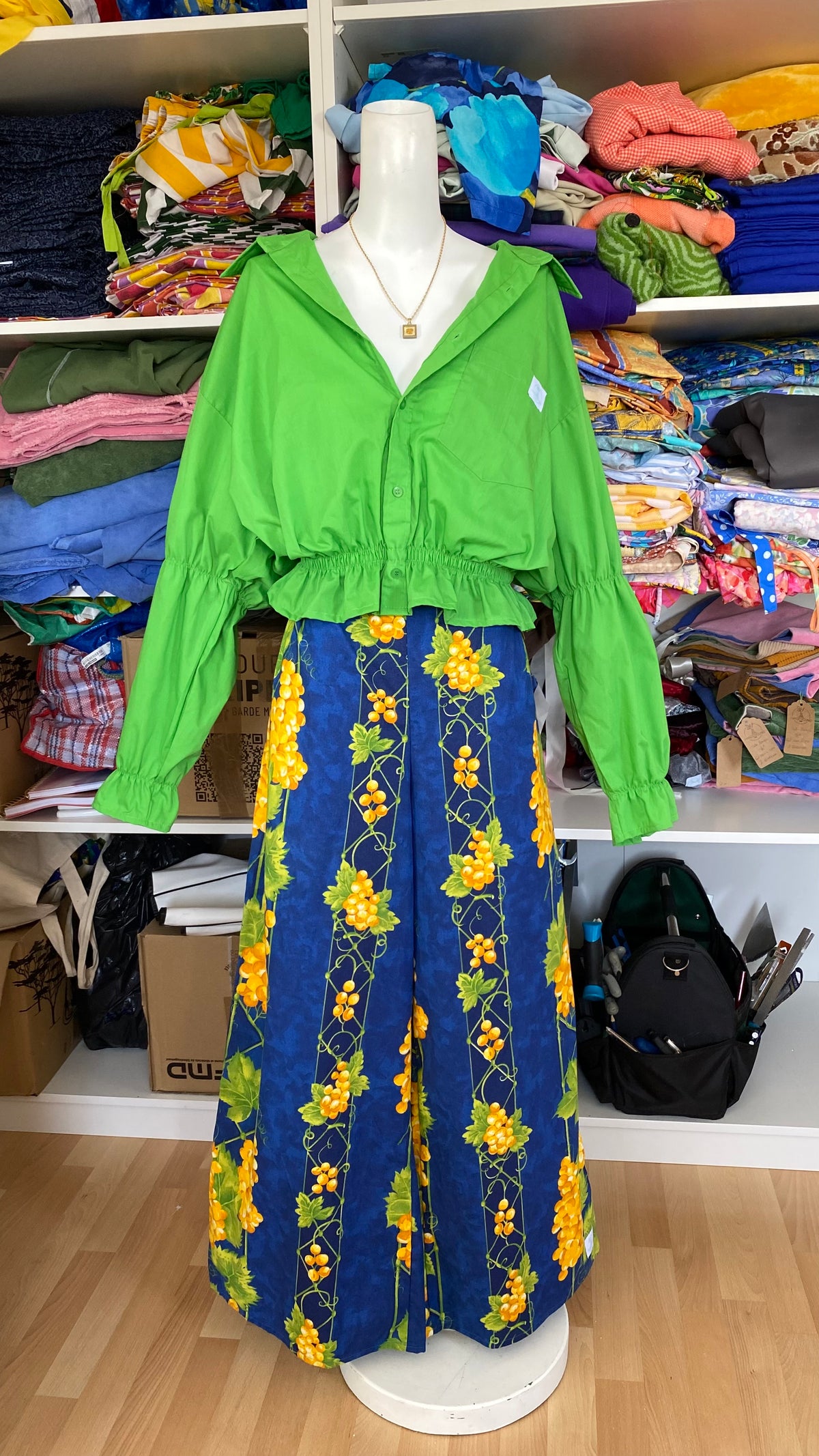 Intemporelle • T. 42 à 46 • Chemise crop vert pomme