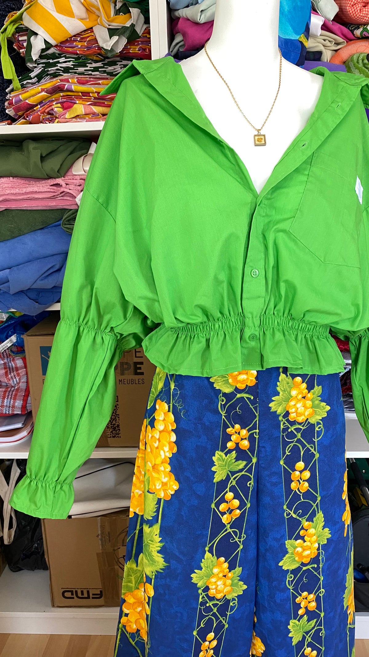 Intemporelle • T. 42 à 46 • Chemise crop vert pomme