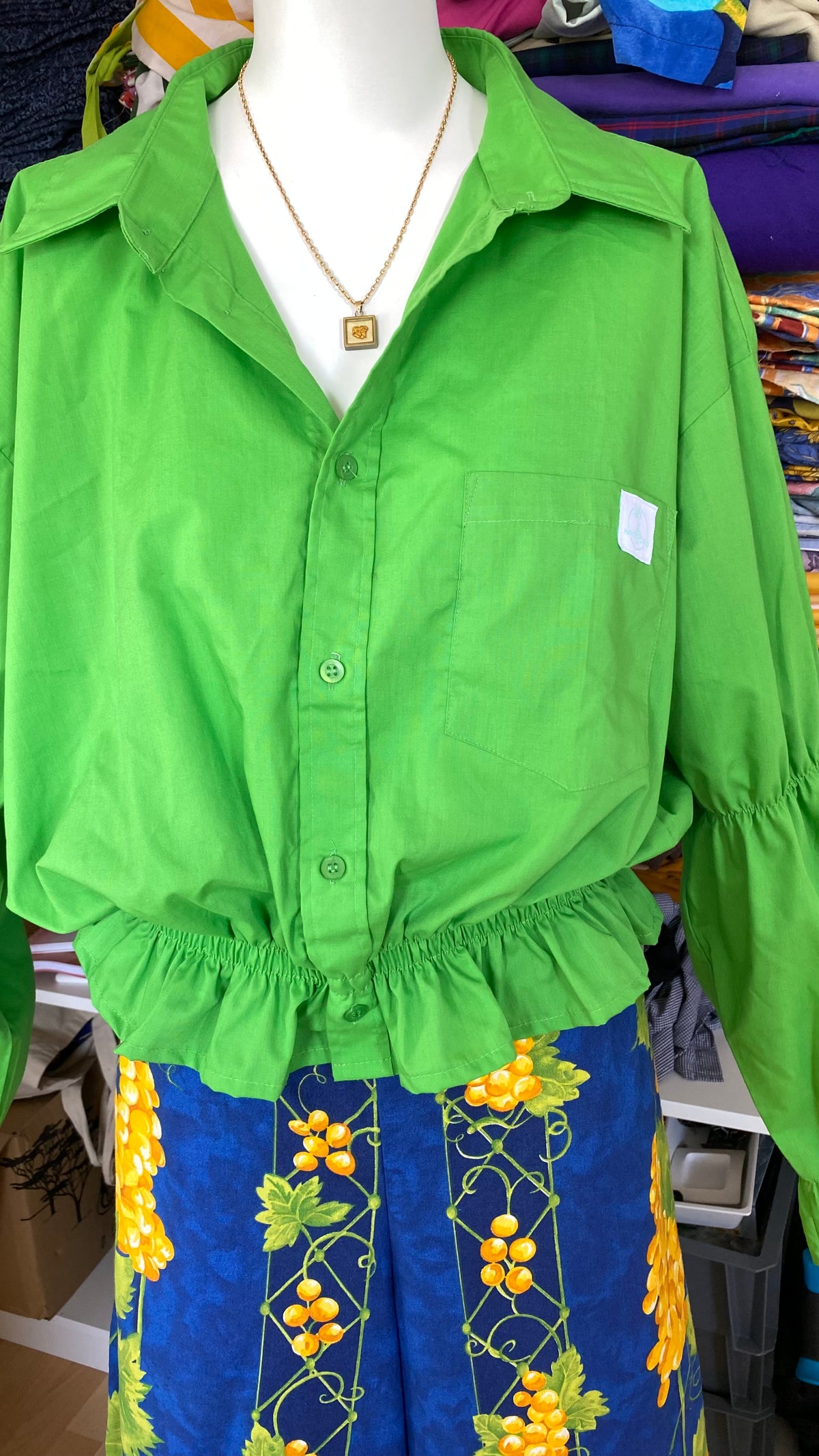 Intemporelle • T. 42 à 46 • Chemise crop vert pomme