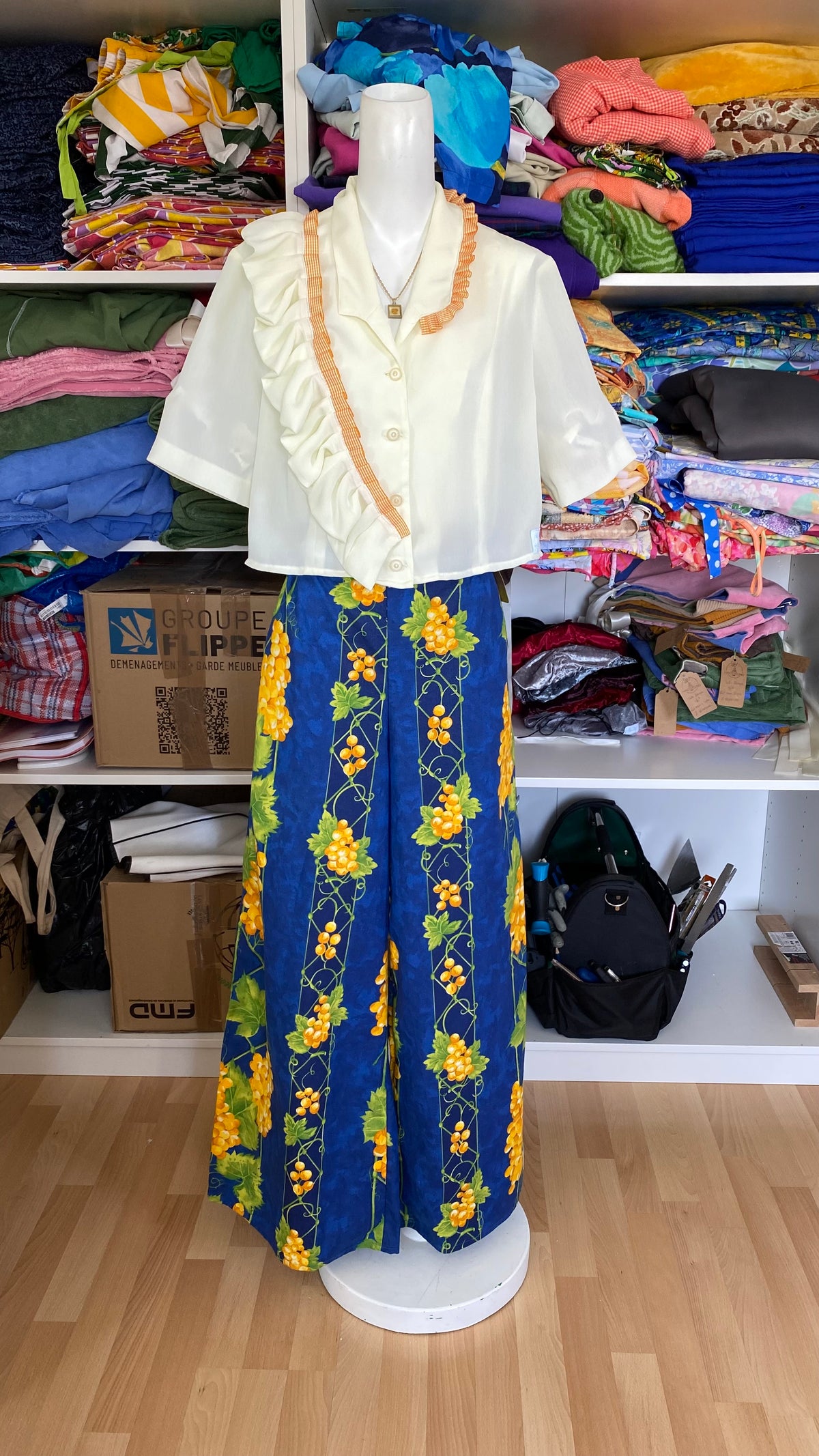 Cropped • T. 32 à 38 • Chemise courte upcyclée à froufrou