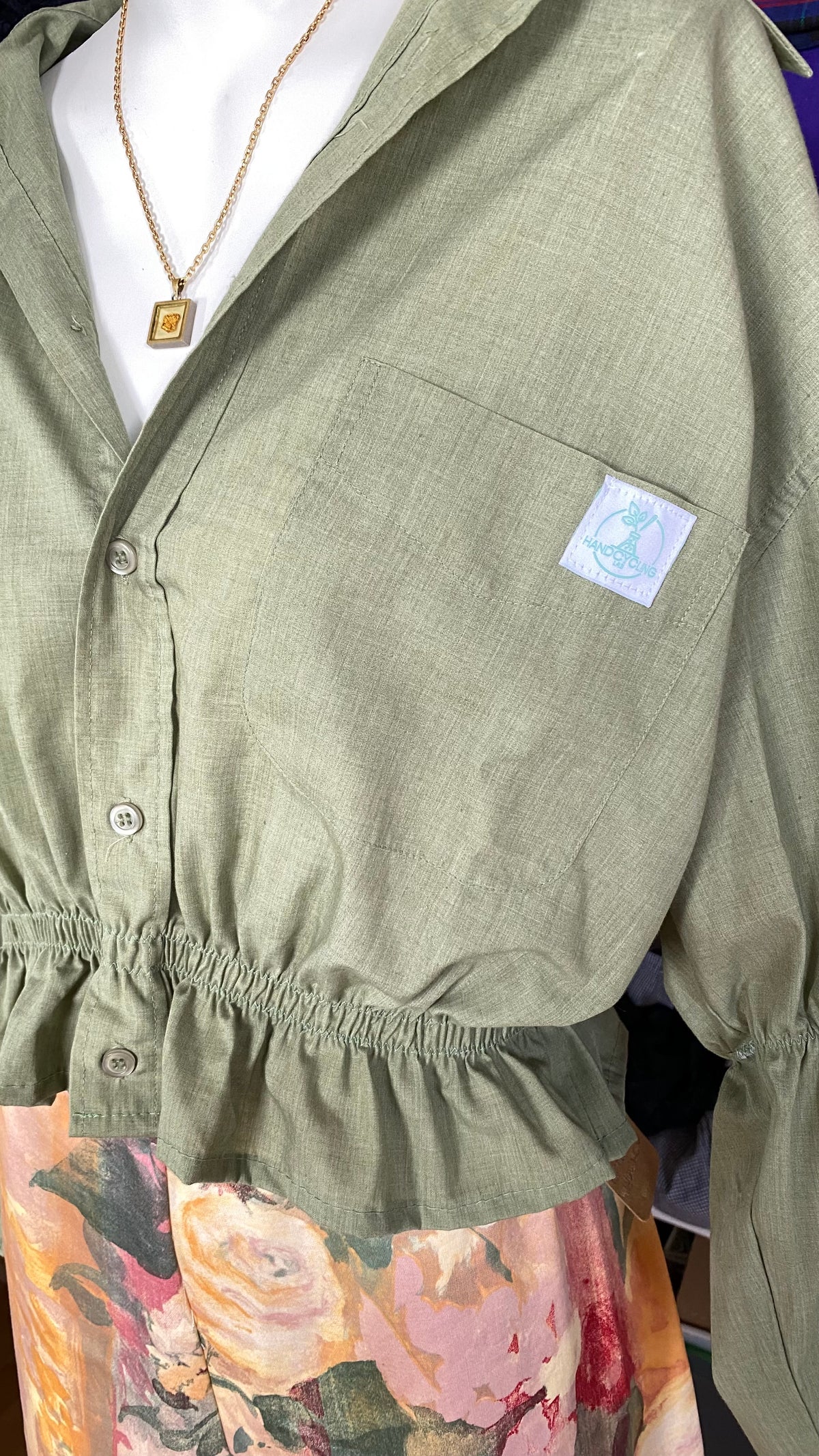Intemporelle • T. 38 à 42 • Chemise crop kaki