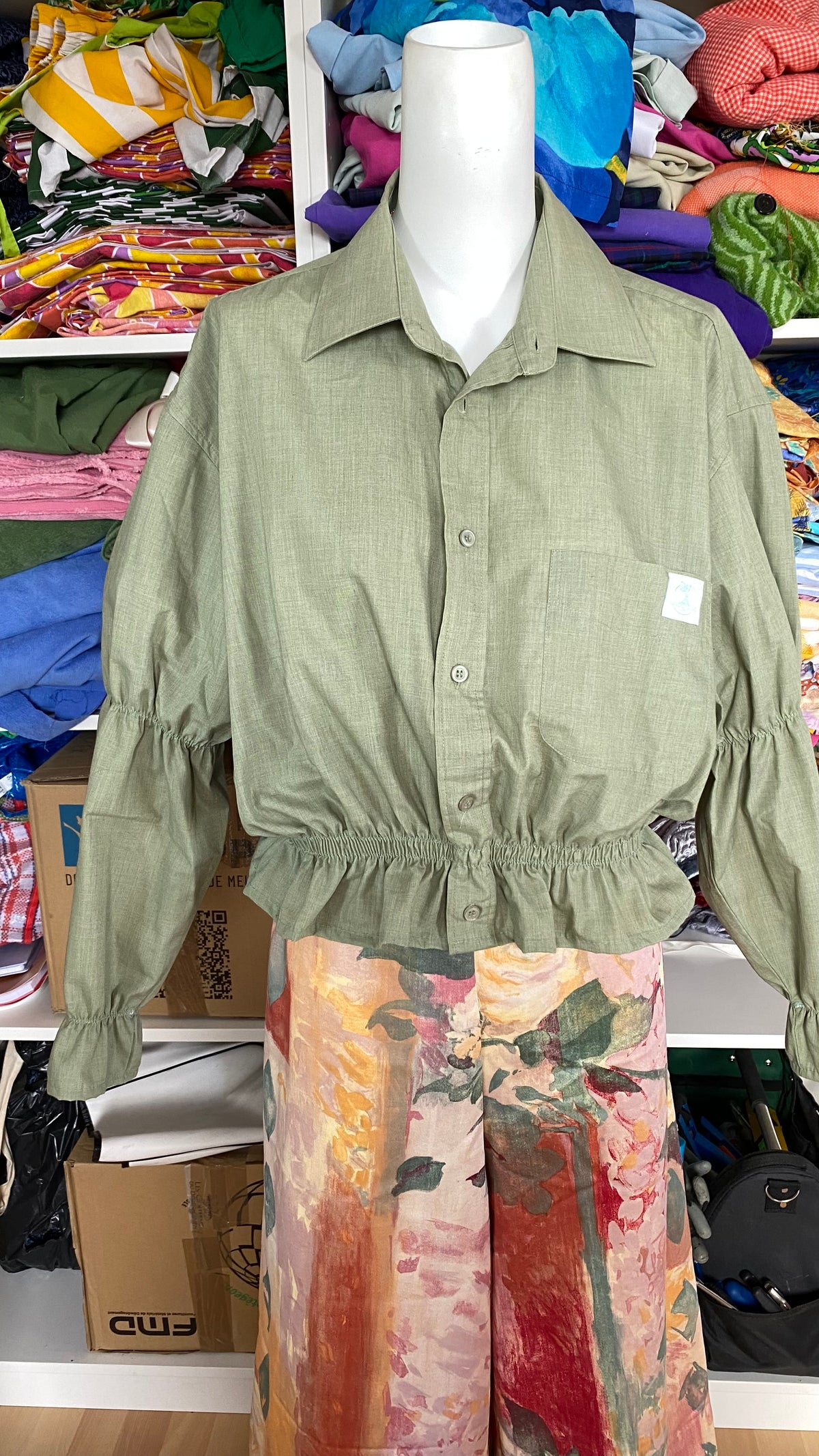 Intemporelle • T. 38 à 42 • Chemise crop kaki