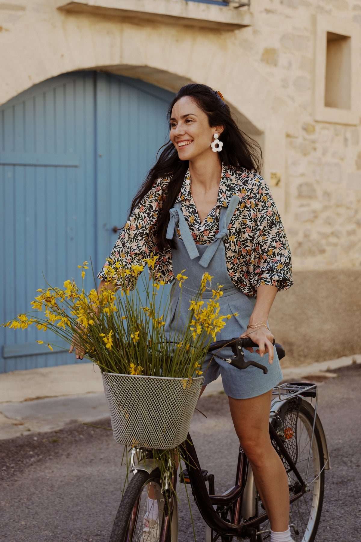 Boucles d’oreilles • Boucles en fleurs 70s blanches
