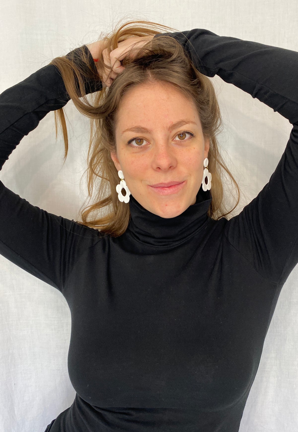 Boucles d’oreilles • Boucles en fleurs 70s blanches